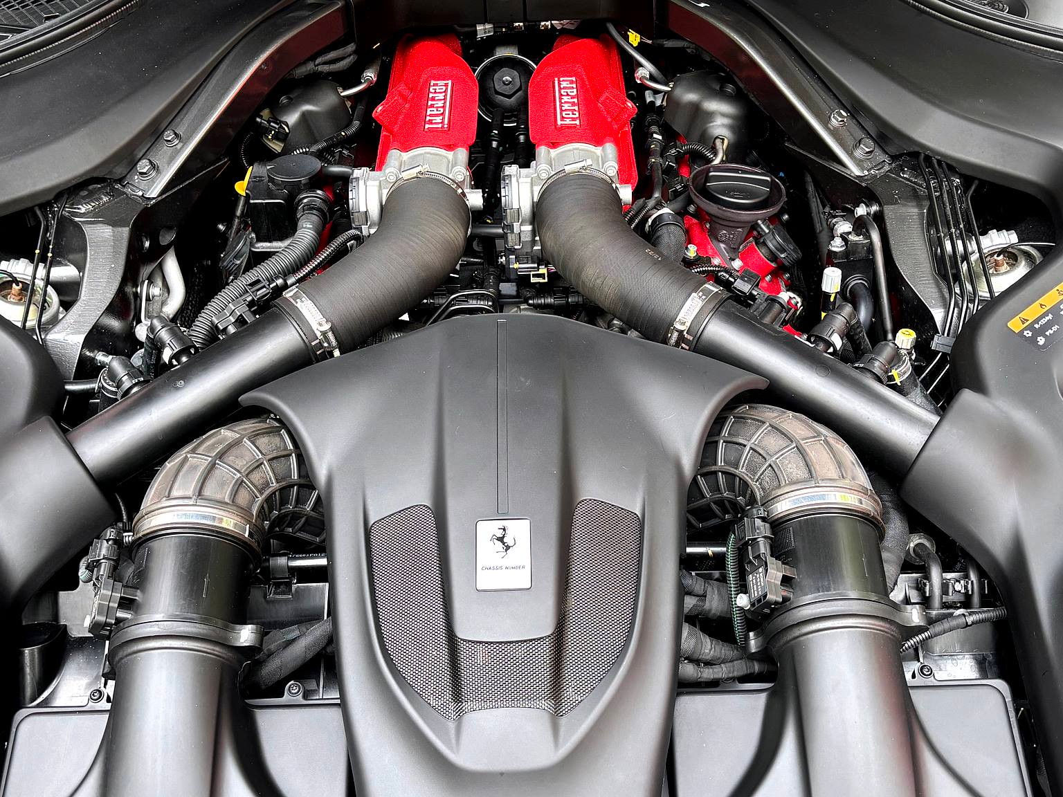 FERRARI Portofino M-image-8
