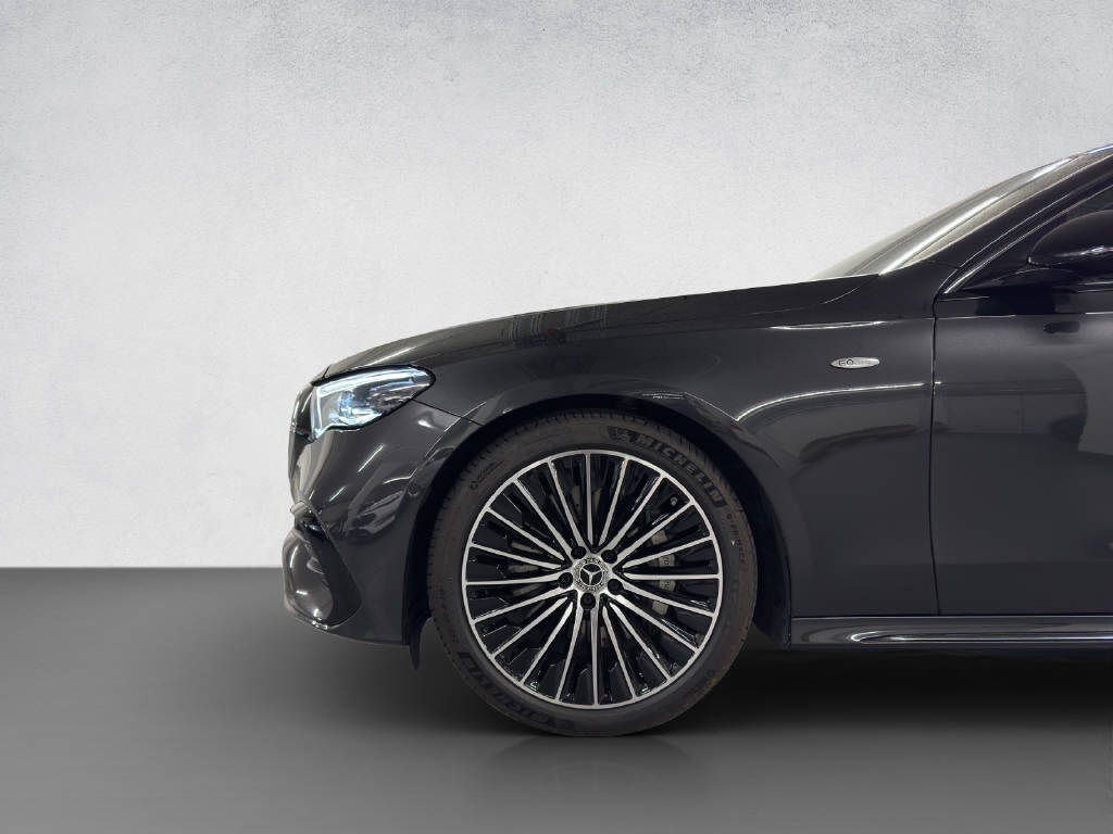 MERCEDES-BENZ E 300 de AMG Line 4Matic T-Modell-image-6