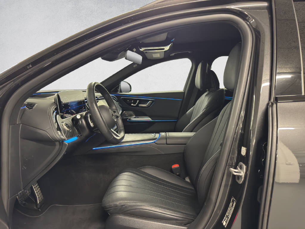 MERCEDES-BENZ E 300 de AMG Line 4Matic T-Modell-image-9