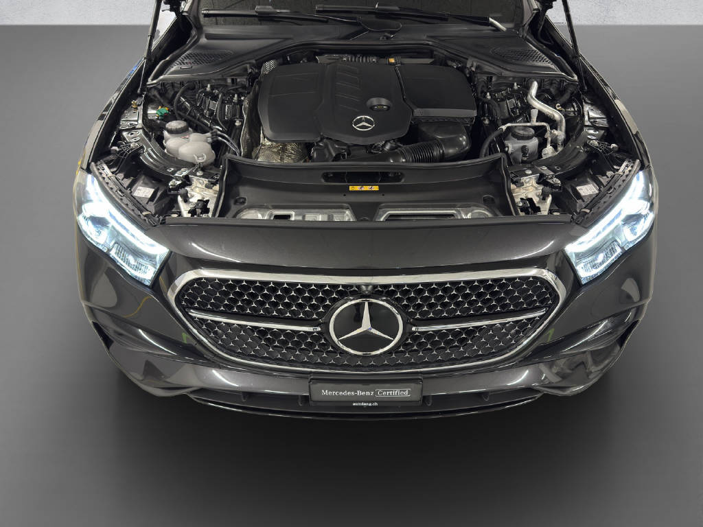 MERCEDES-BENZ E 300 de AMG Line 4Matic T-Modell-image-8