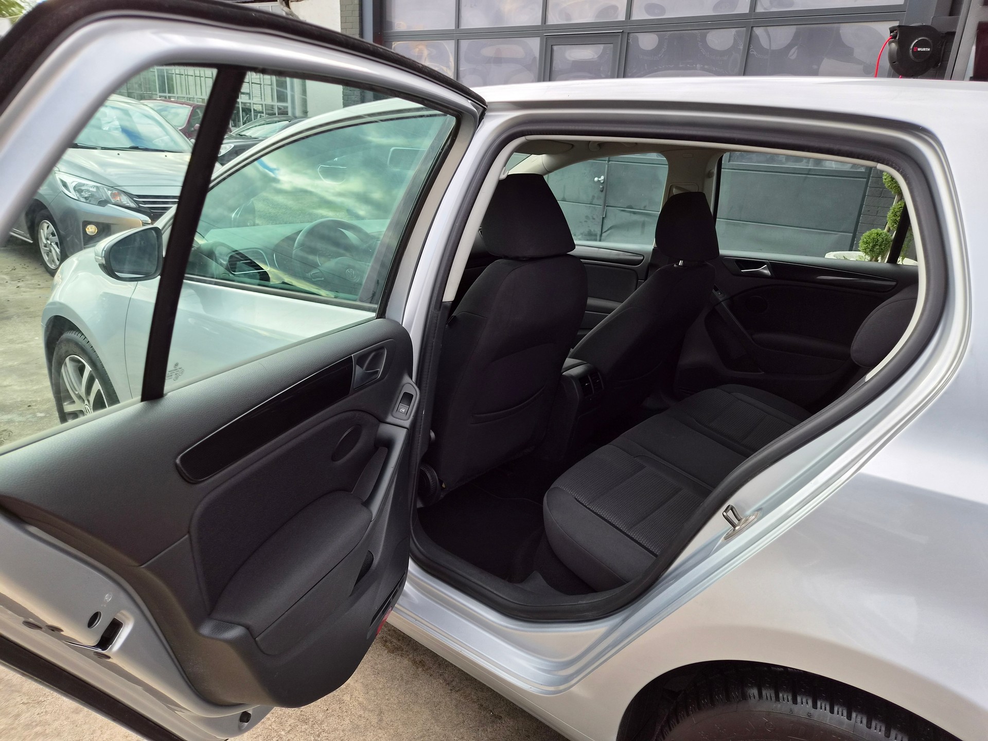 VW Golf 1.4 TSI Trendline DSG-image-13