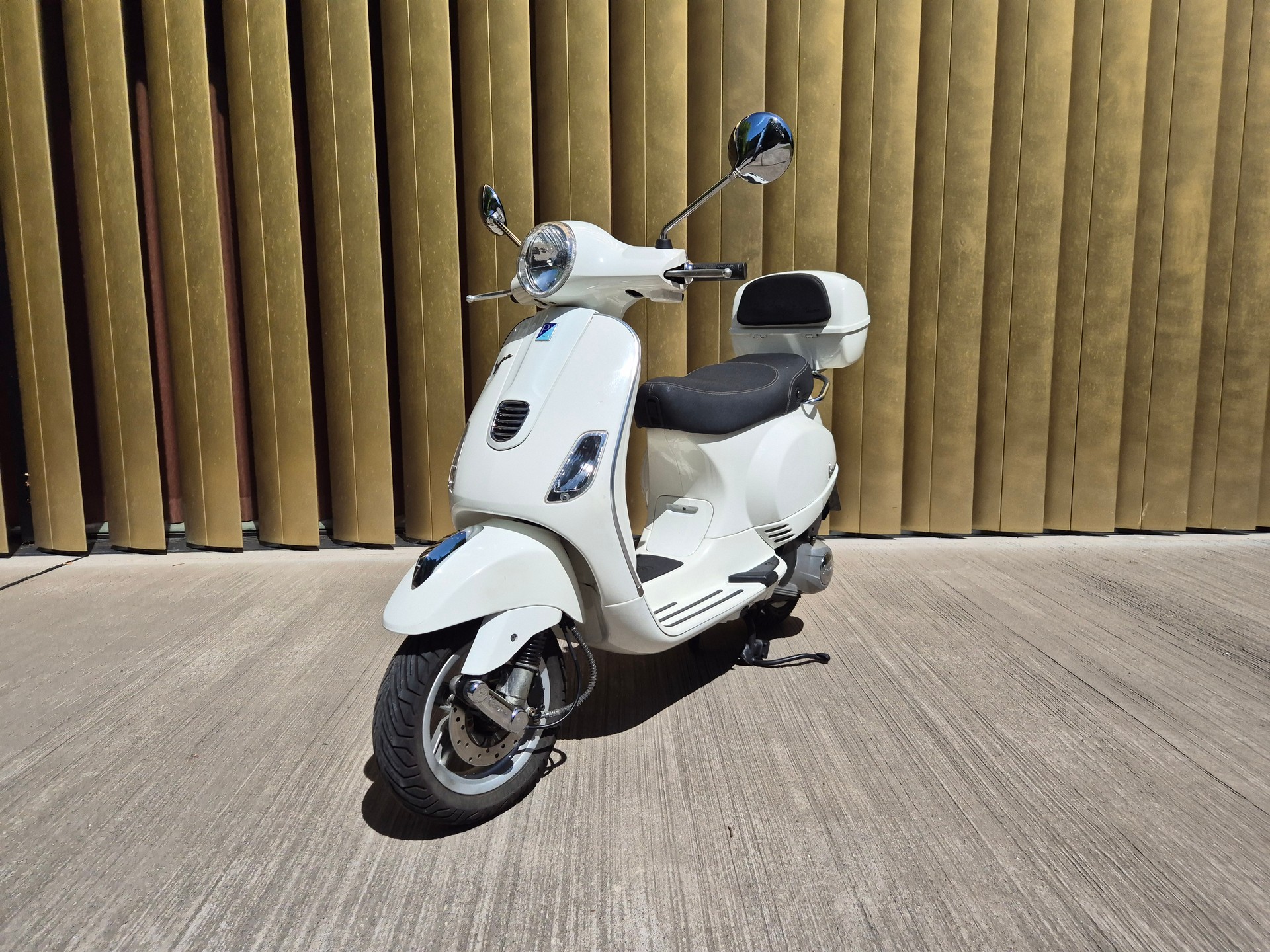 PIAGGIO Vespa LX 125-image-2