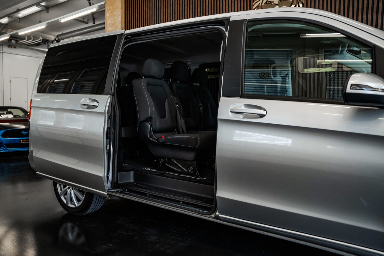 MERCEDES-BENZ V 220 d lang 7G-Tronic-showroom-element-1