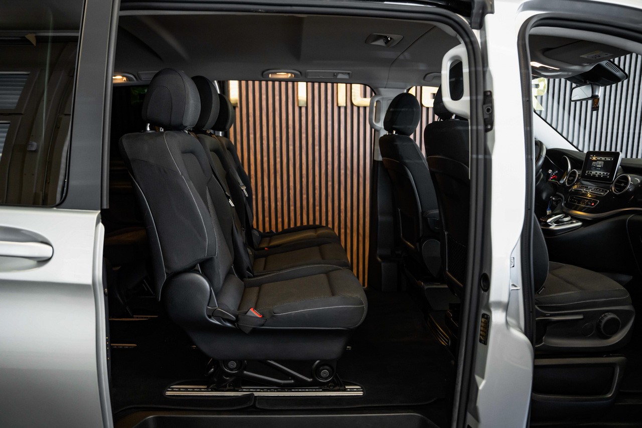MERCEDES-BENZ V 220 d lang 7G-Tronic-image-19