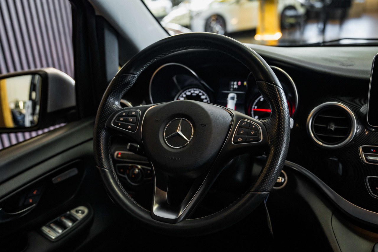 MERCEDES-BENZ V 220 d lang 7G-Tronic-image-28