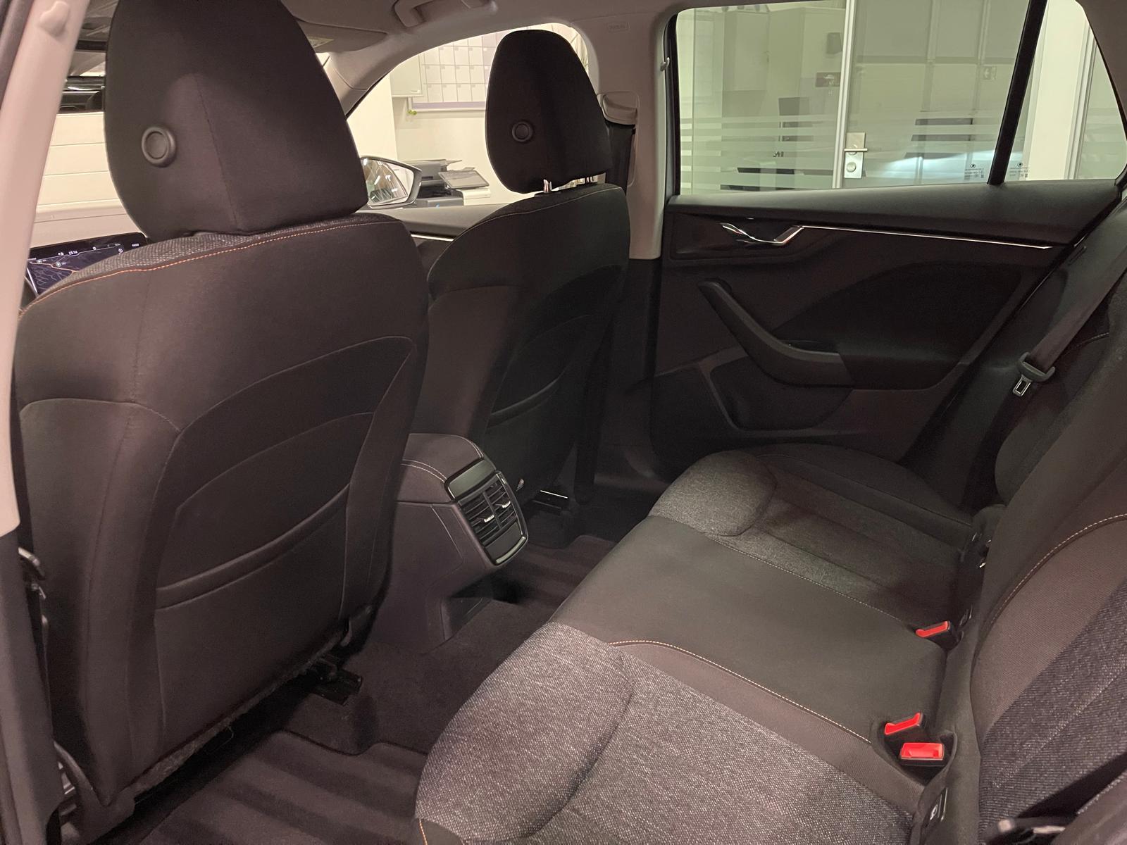 SKODA Kamiq 1.0 TSI Ambition DSG-image-11
