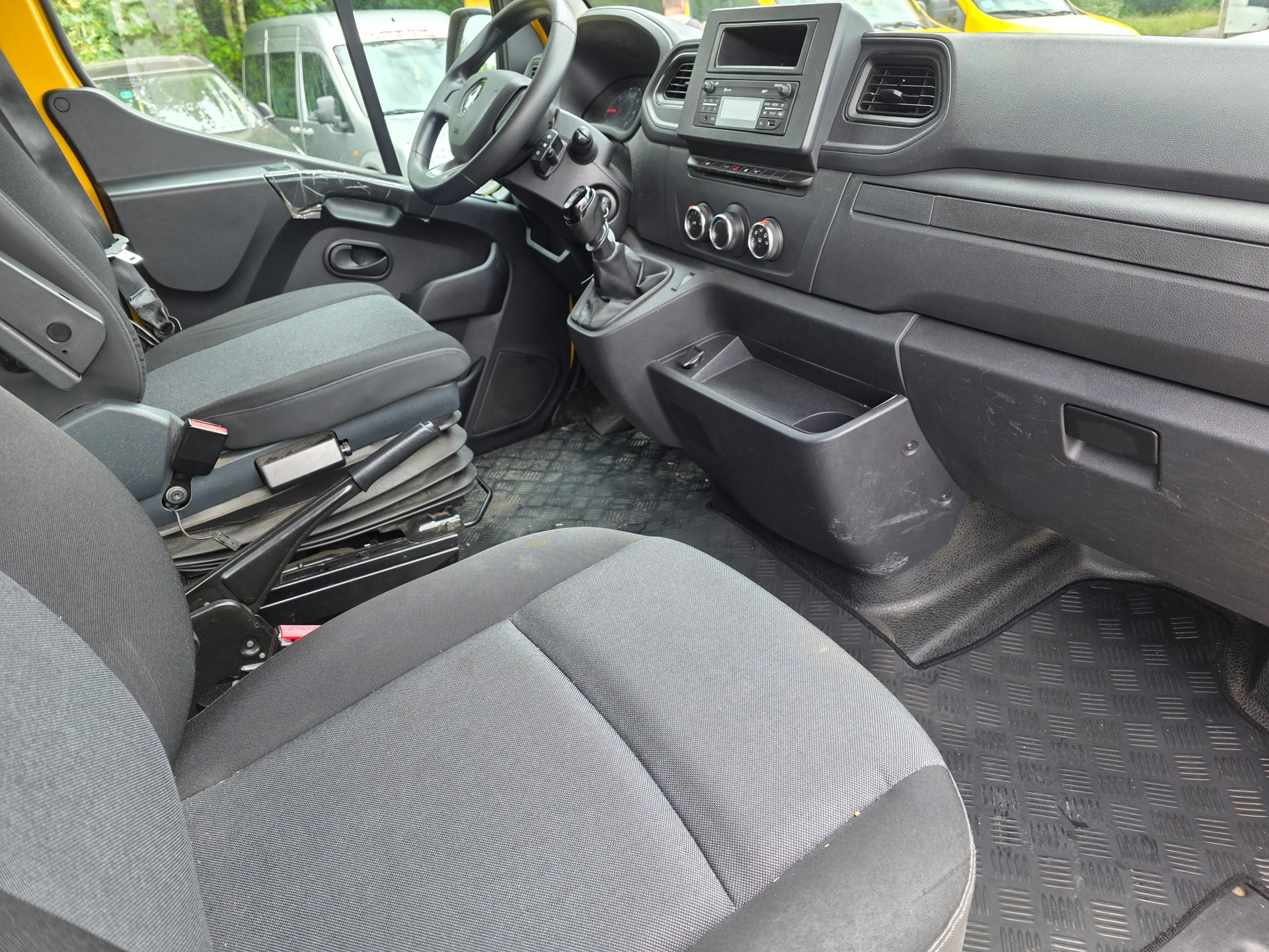 RENAULT Master T35 2.3dCi 135 L3H2-image-9