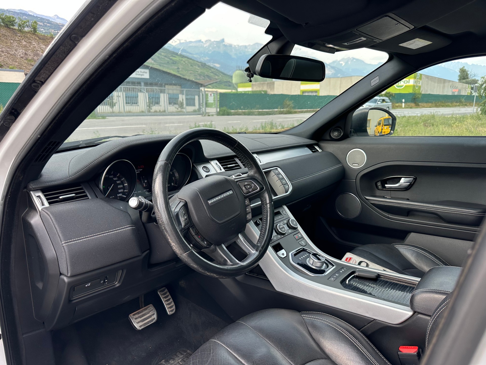 LAND ROVER Range Rover Evoque 2.0 Si4 Dynamic AT9-image-8