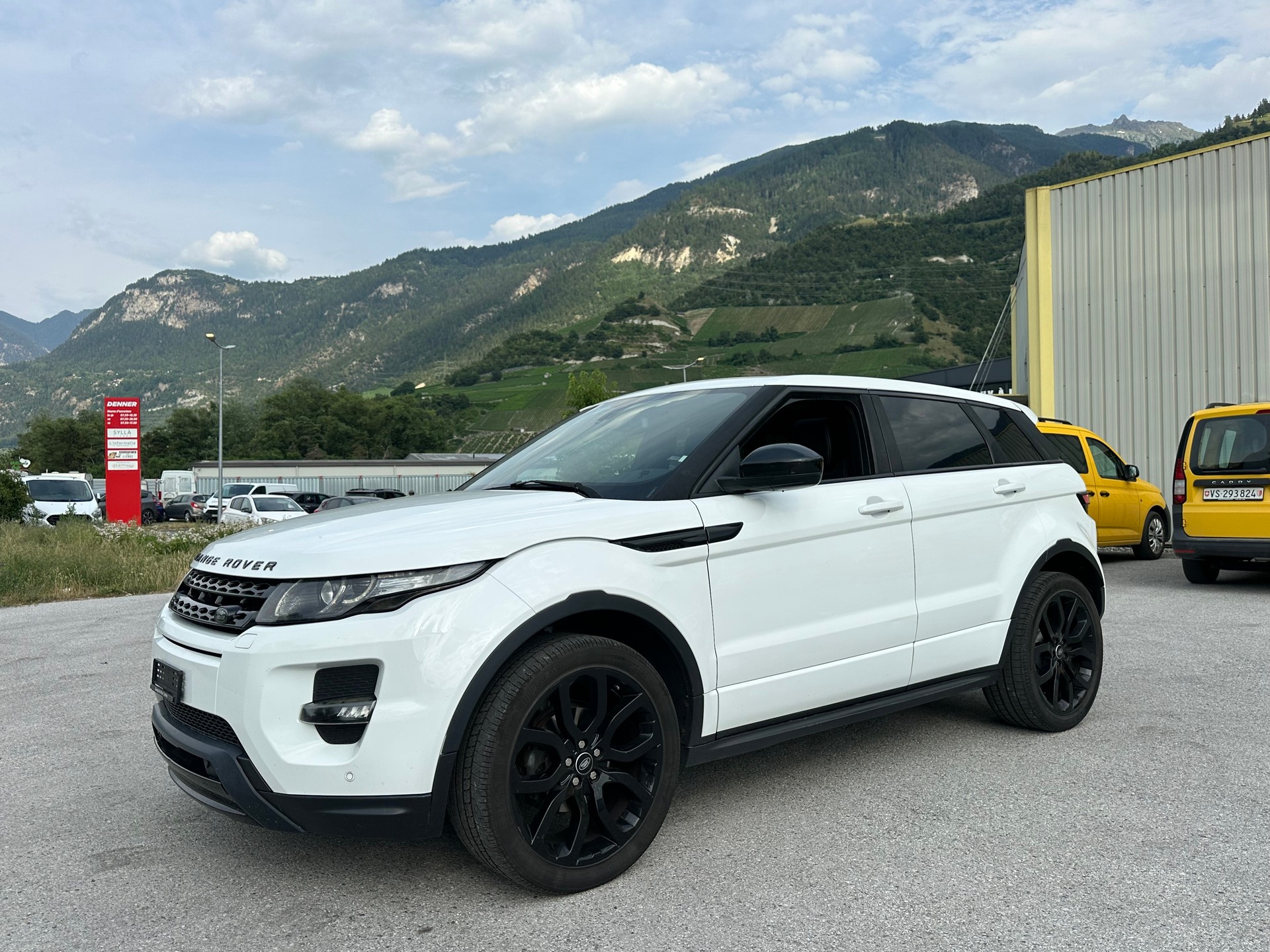LAND ROVER Range Rover Evoque 2.0 Si4 Dynamic AT9-image-1