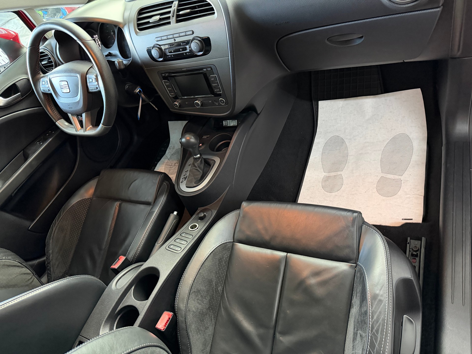 SEAT Leon 2.0 TSI FR DSG-image-8