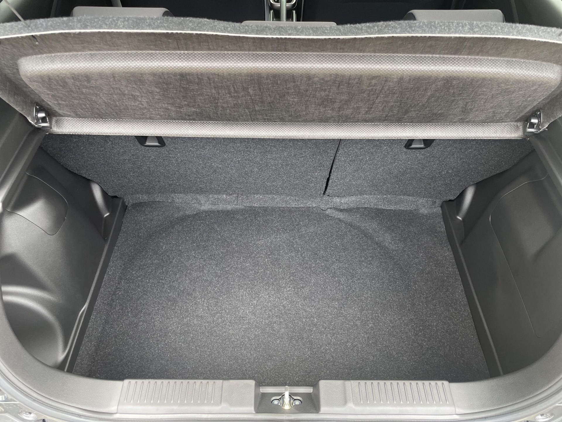 SUZUKI Swift 1.2 Sakura Top Hybrid-image-7