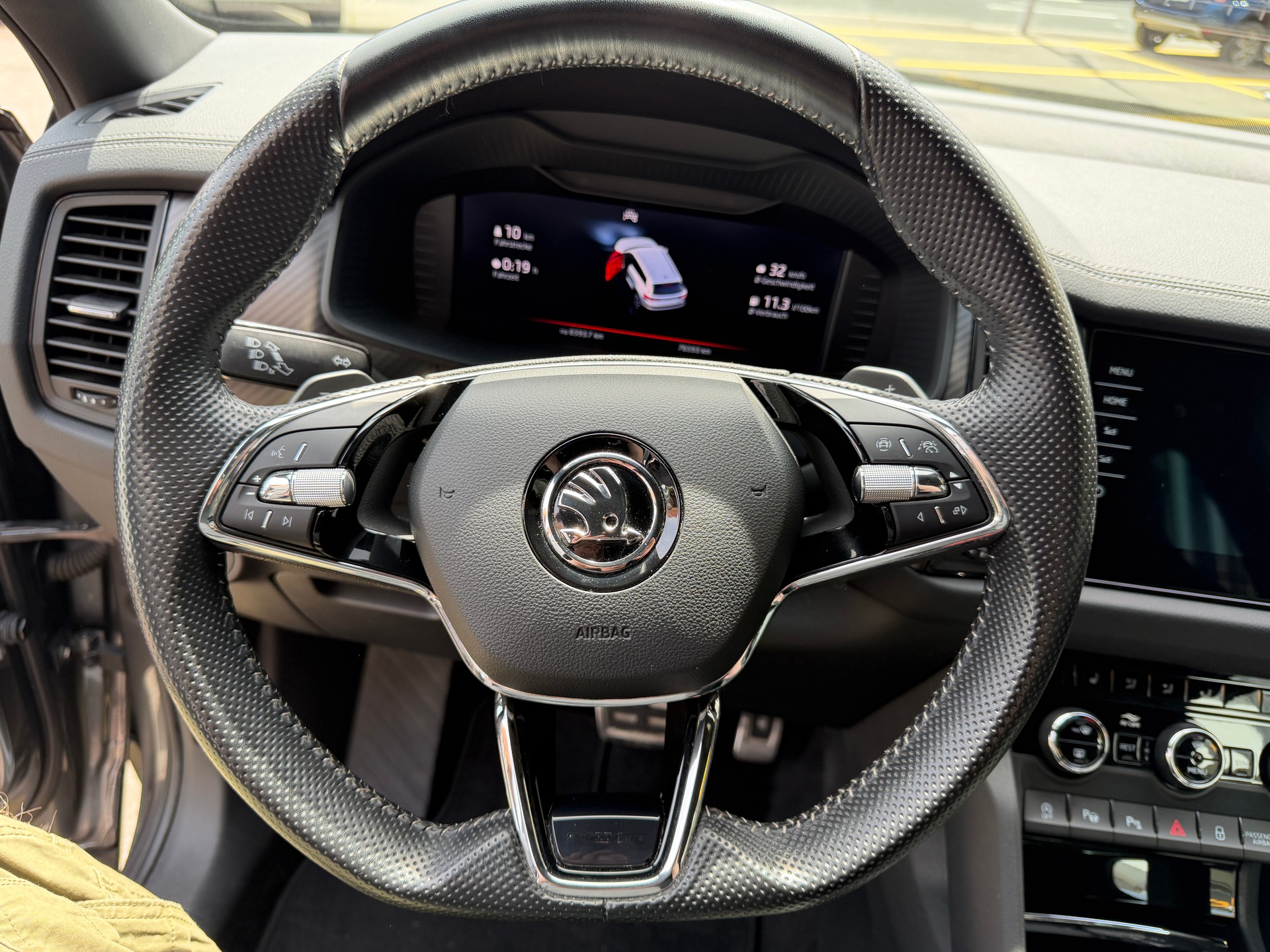 SKODA Kodiaq 2.0 TSI 4x4 SportLine-image-27