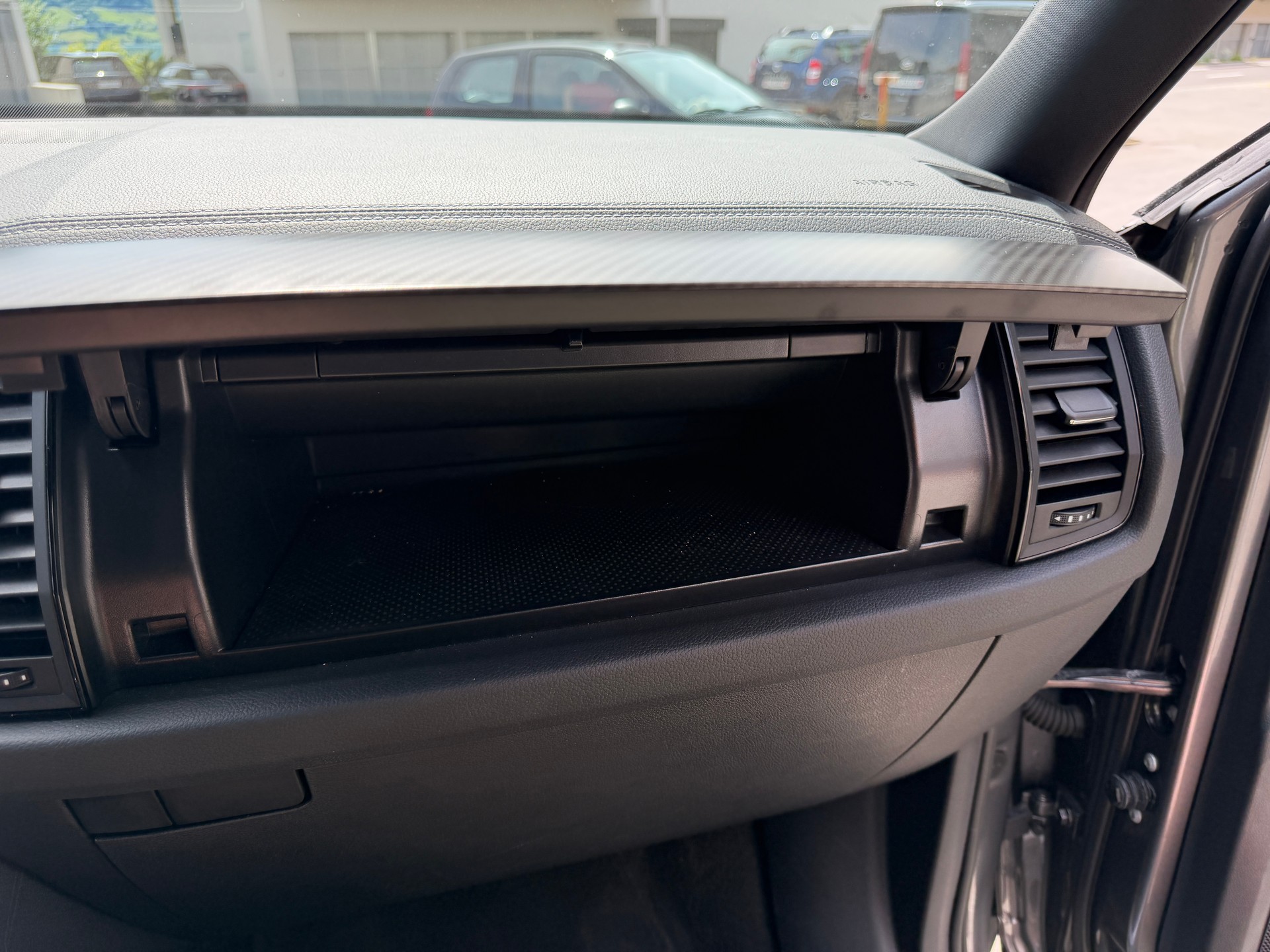 SKODA Kodiaq 2.0 TSI 4x4 SportLine-image-24
