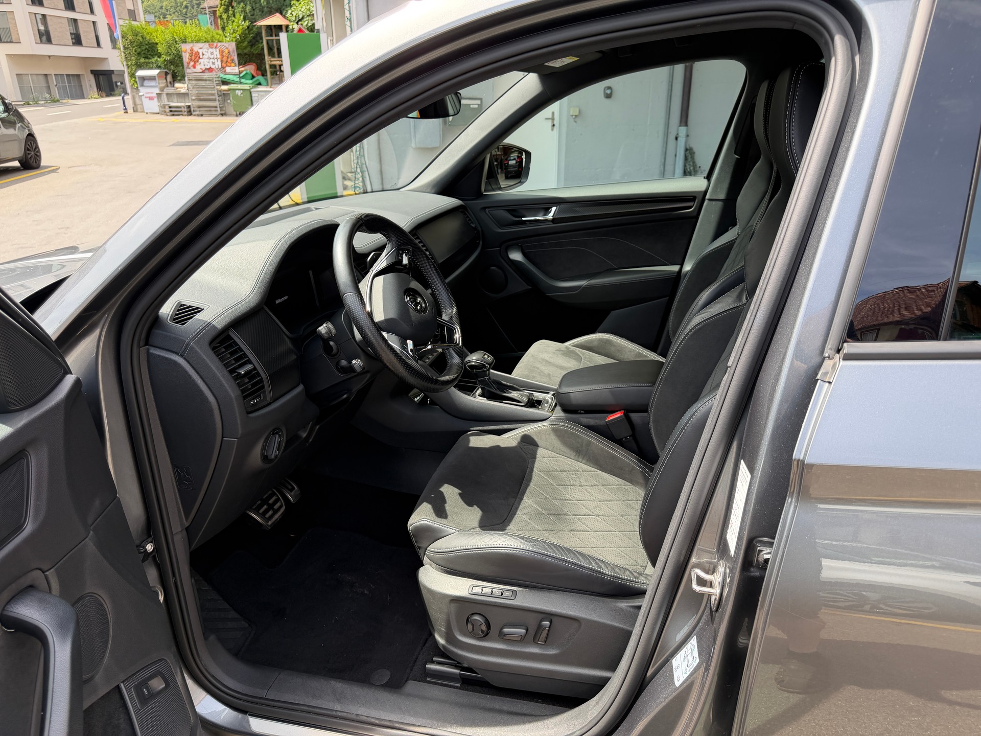 SKODA Kodiaq 2.0 TSI 4x4 SportLine-image-10