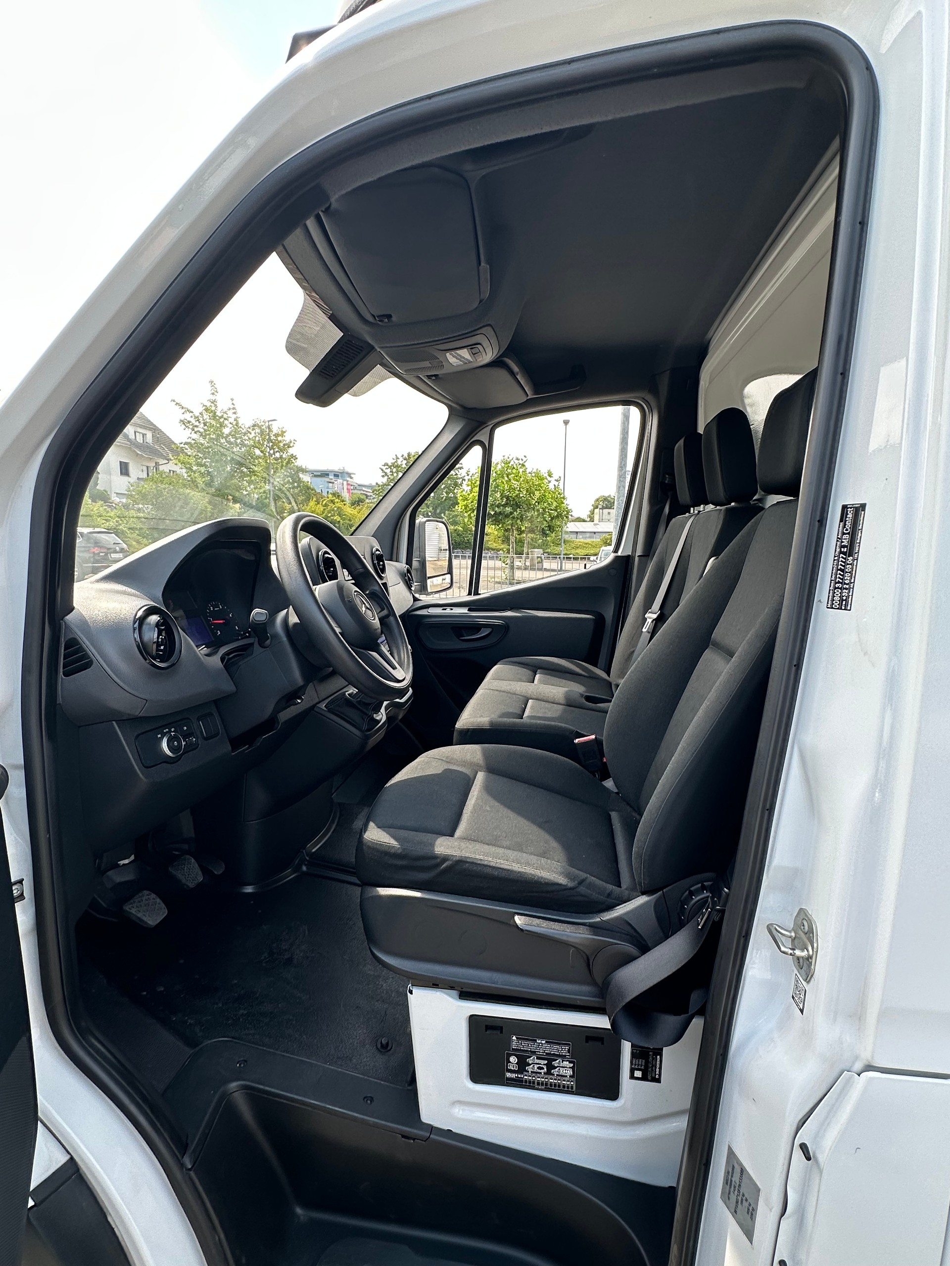 MERCEDES-BENZ Kofferaufbau mit Hebebühne / Anhängerkupplung 3,5t-image-7