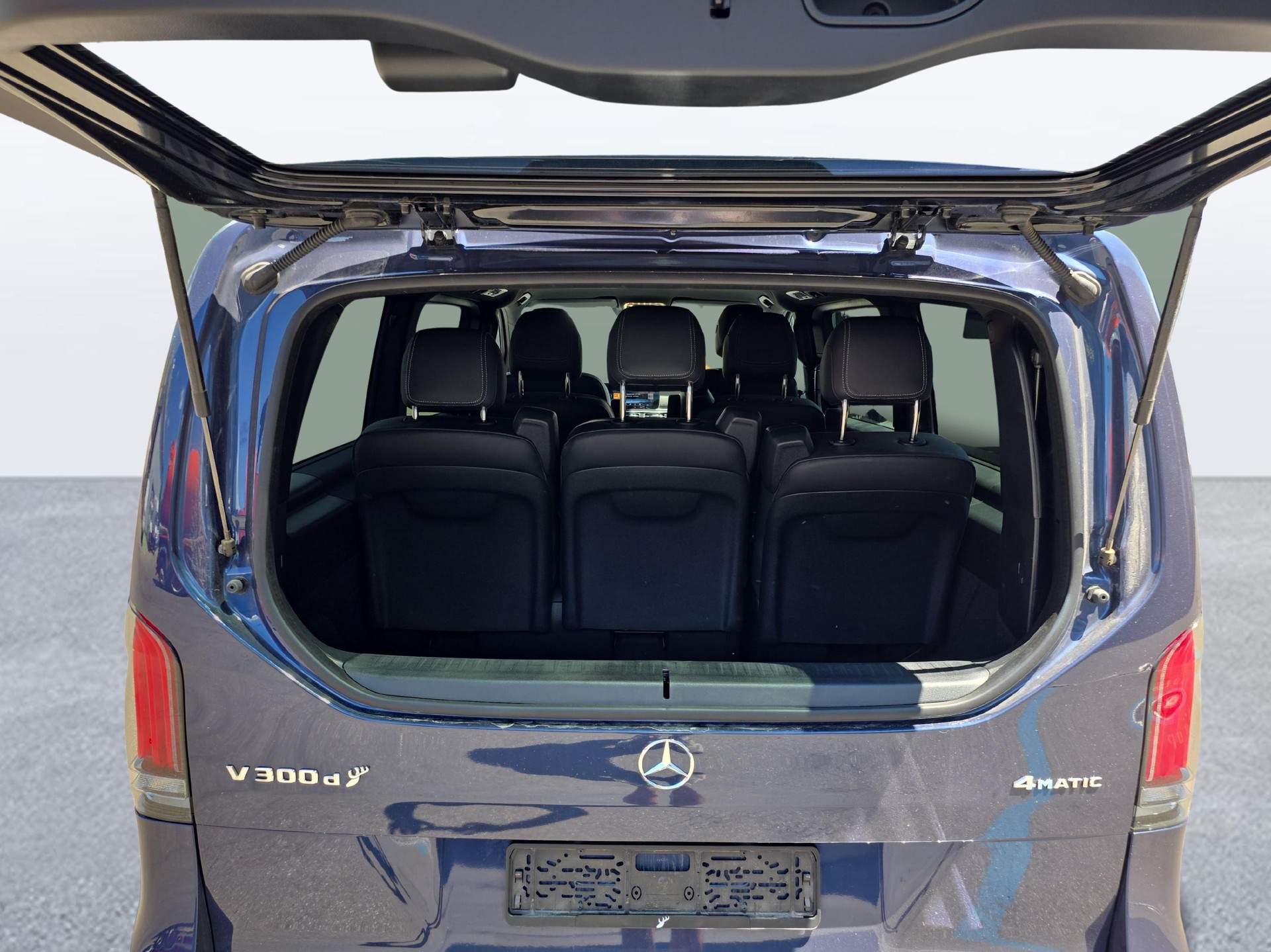 MERCEDES-BENZ V 300 d Exclusive lang Van-image-14