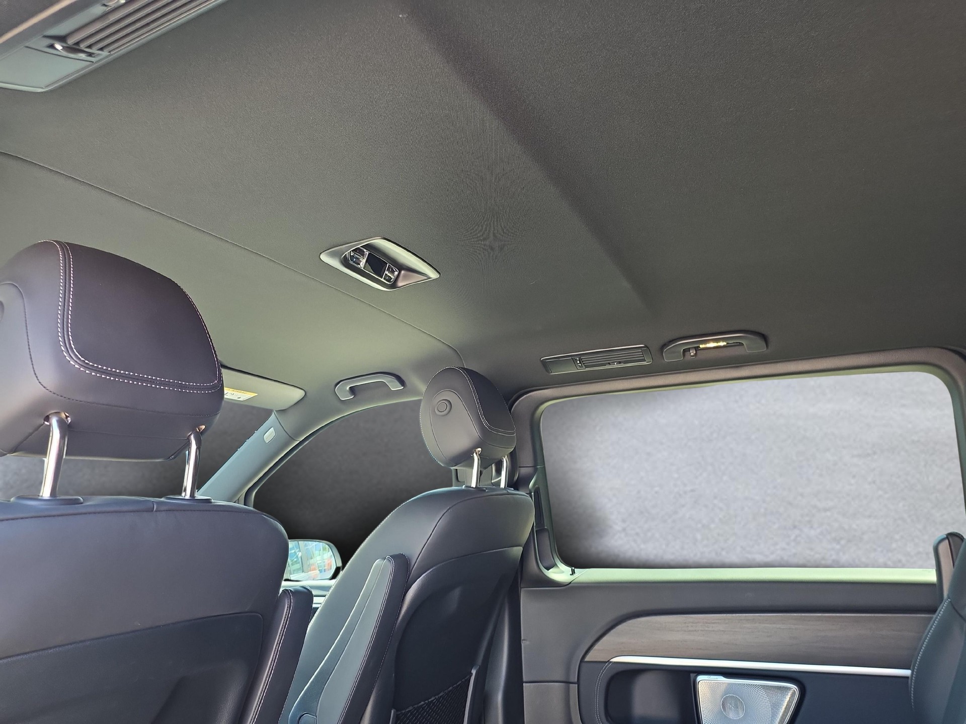 MERCEDES-BENZ V 300 d Exclusive lang Van-image-14