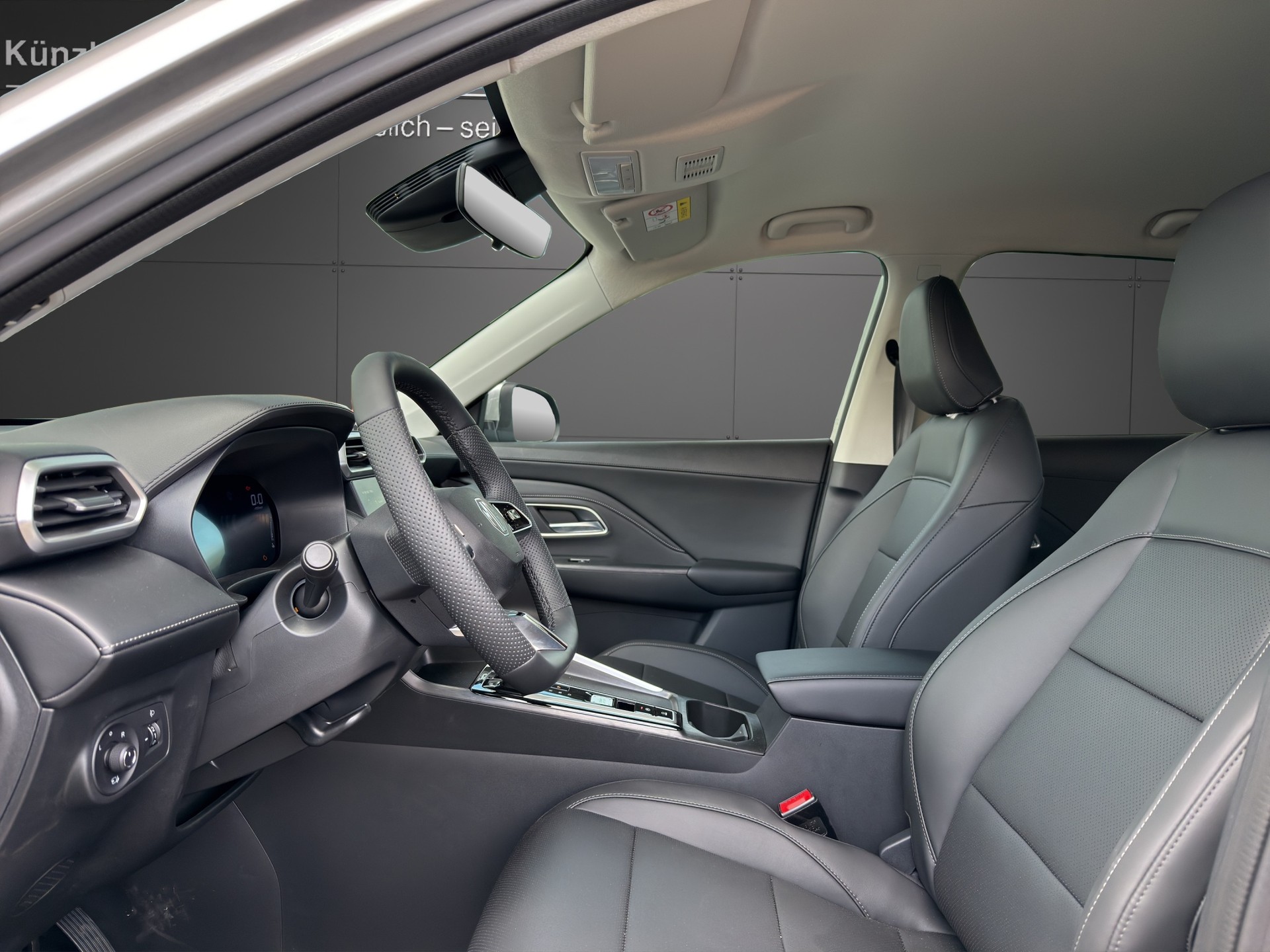 MG ZS 1.5 HEV Luxury-image-4