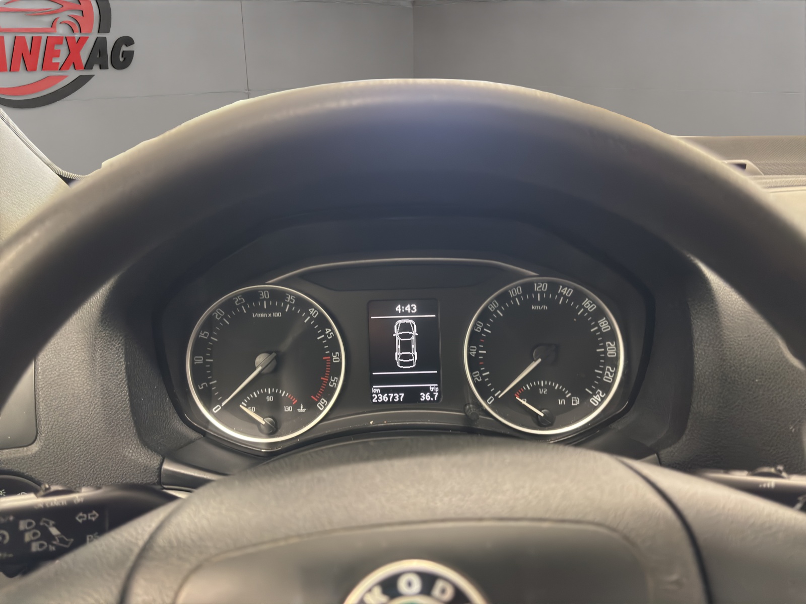 SKODA Octavia Combi 1.6 TDI Ambiente-image-10