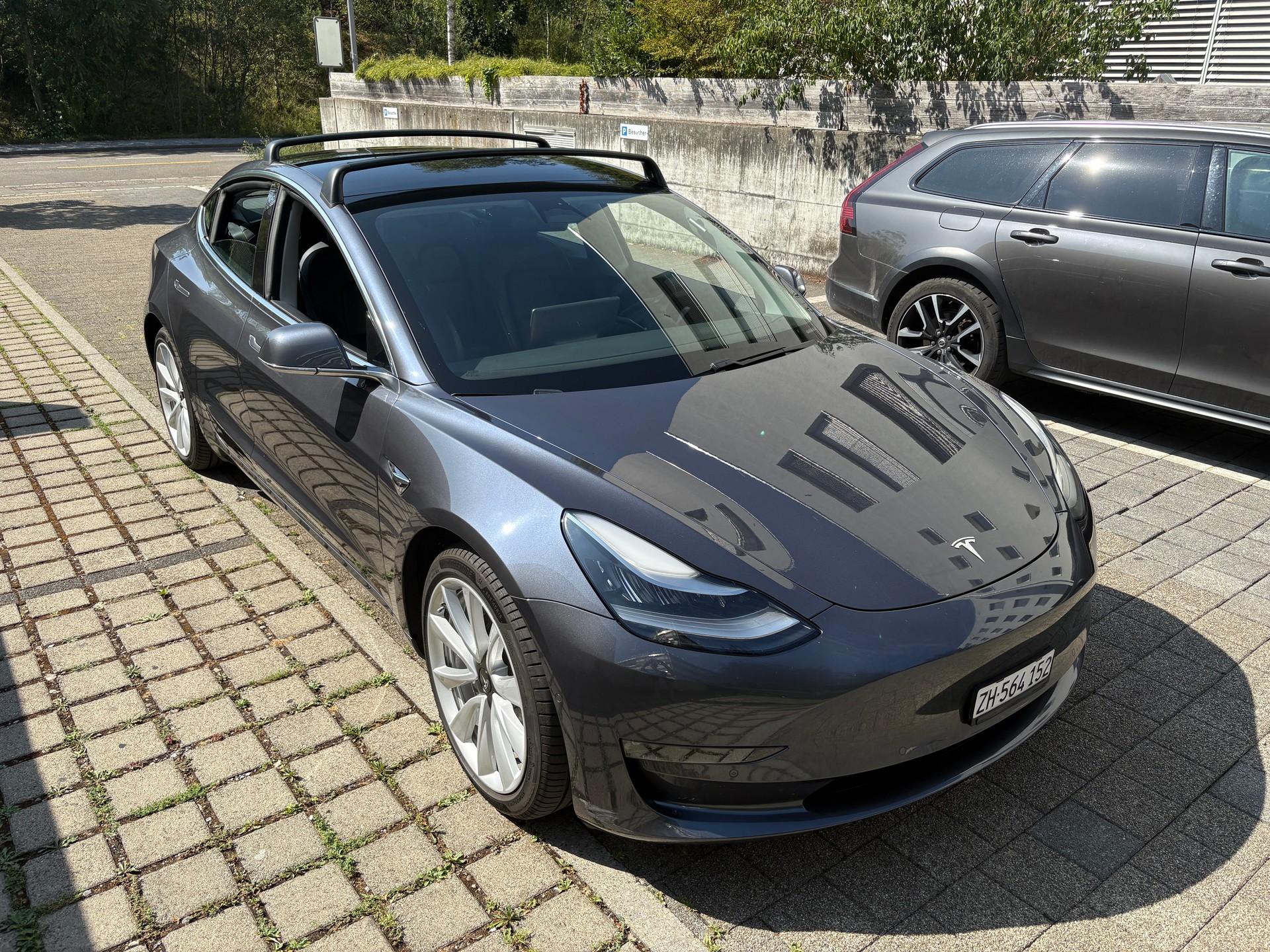 TESLA AWD Long Range D