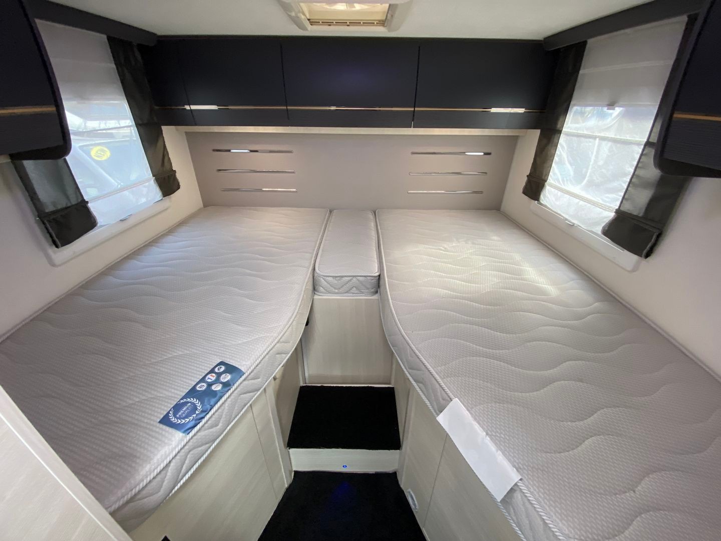 CHALLENGER Graphite 337GA Premium, Ford Transit 2.0TDCi 170PS Automat-image-16