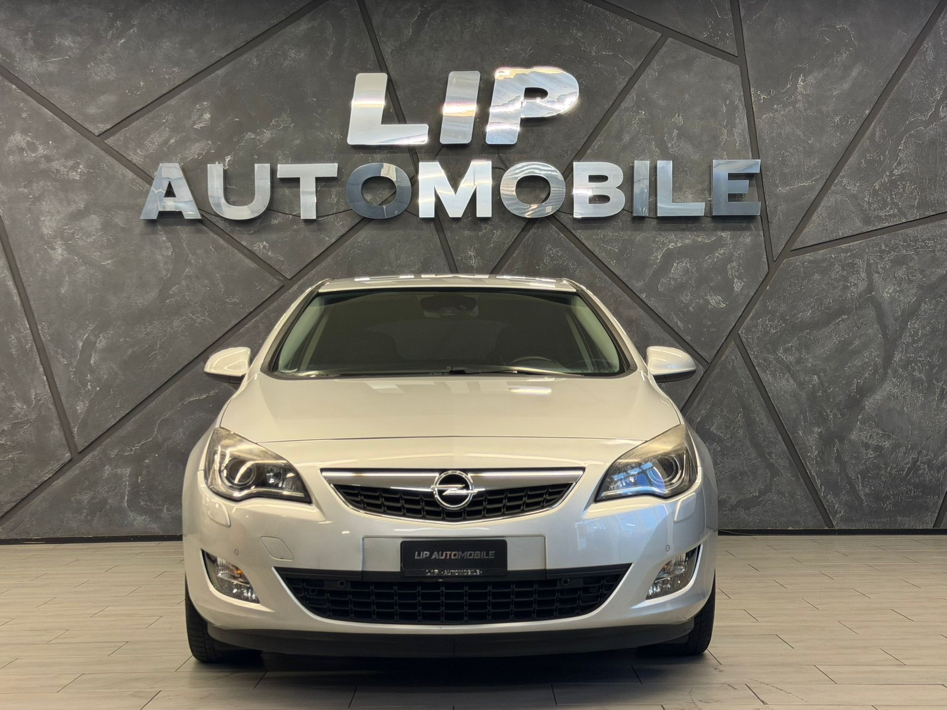 OPEL Astra 1.6i 16V Turbo Cosmo Automatic-showroom-element-1