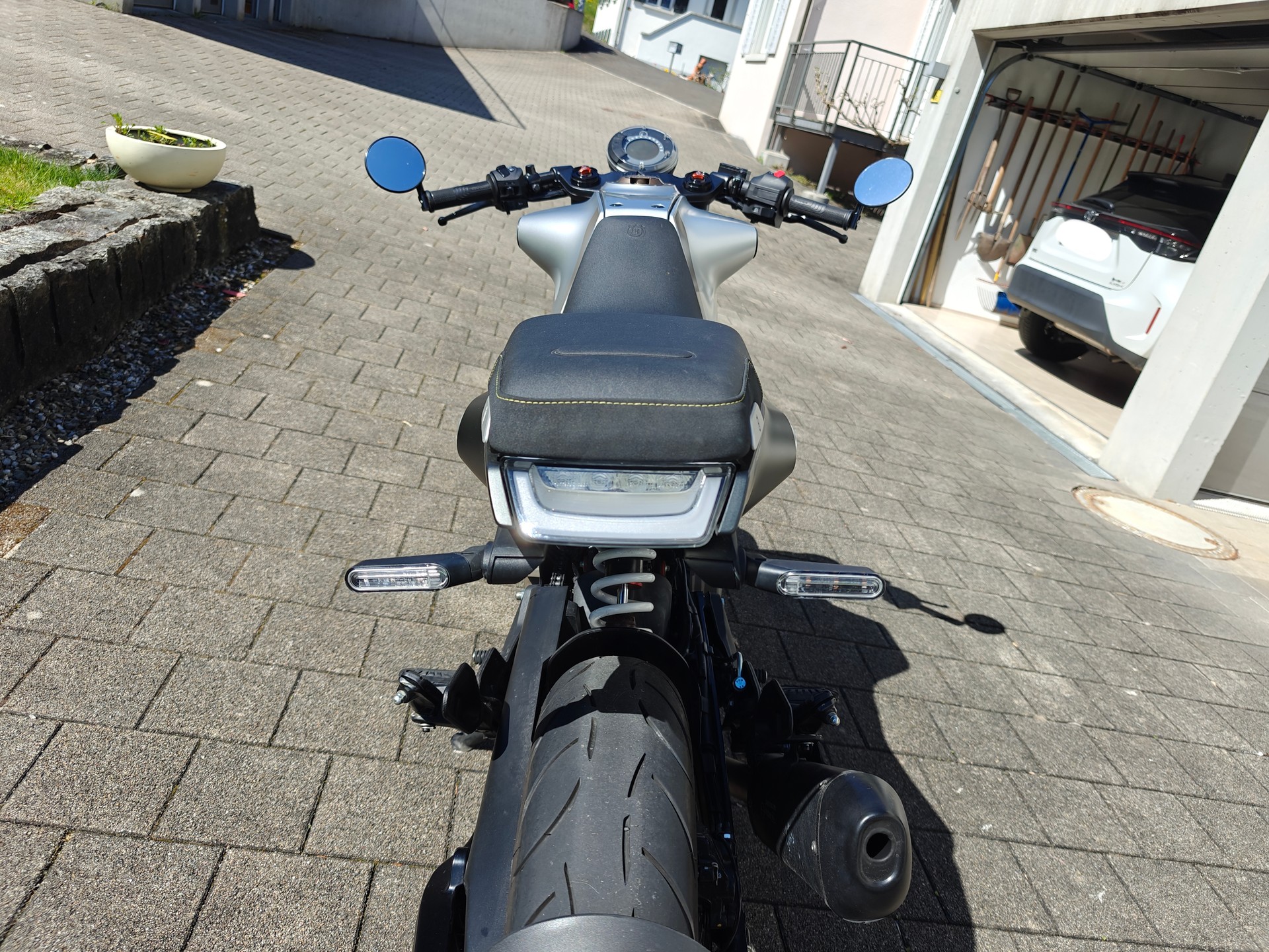HUSQVARNA Vitpilen 401-image-2