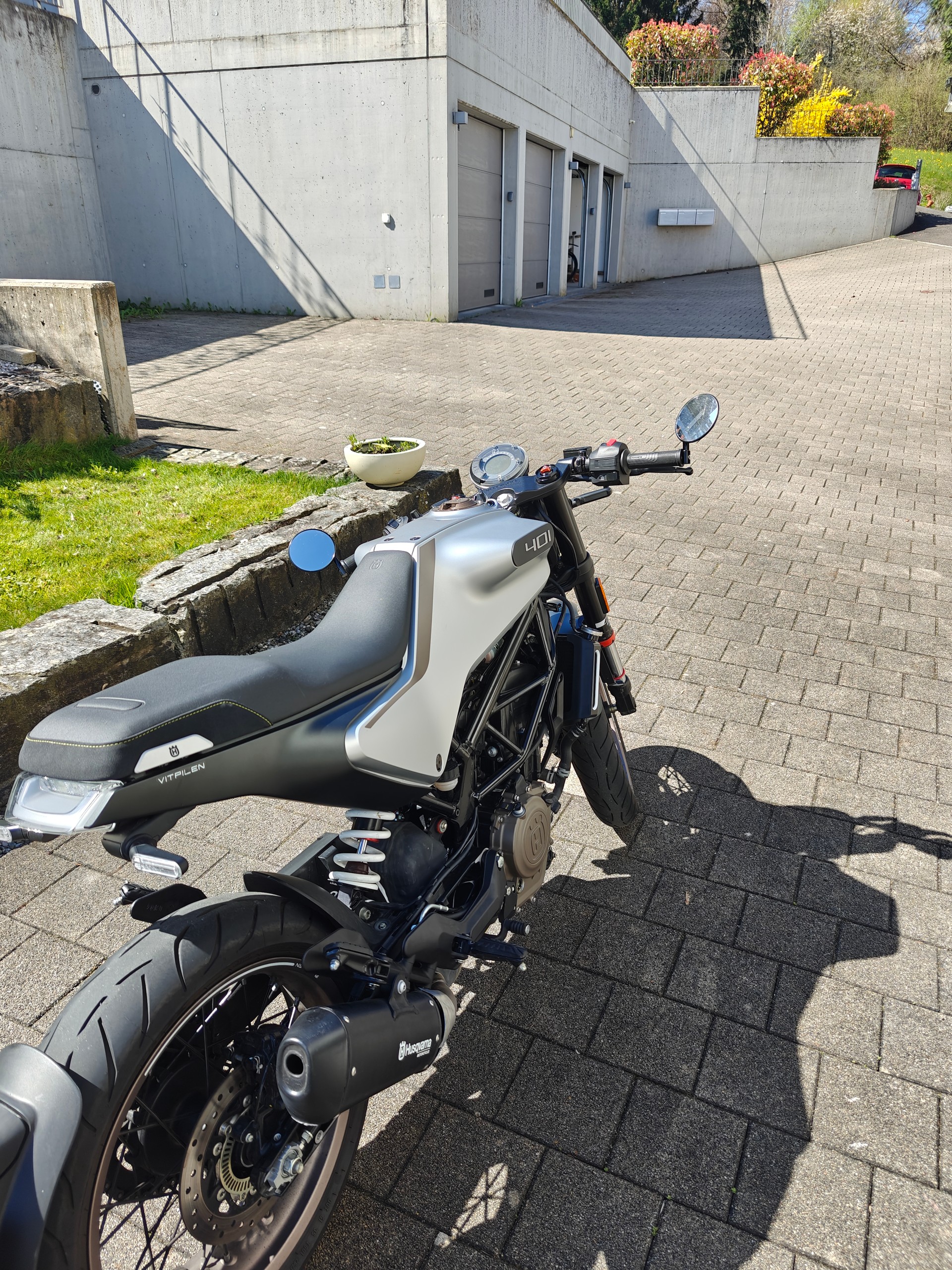 HUSQVARNA Vitpilen 401-image-4