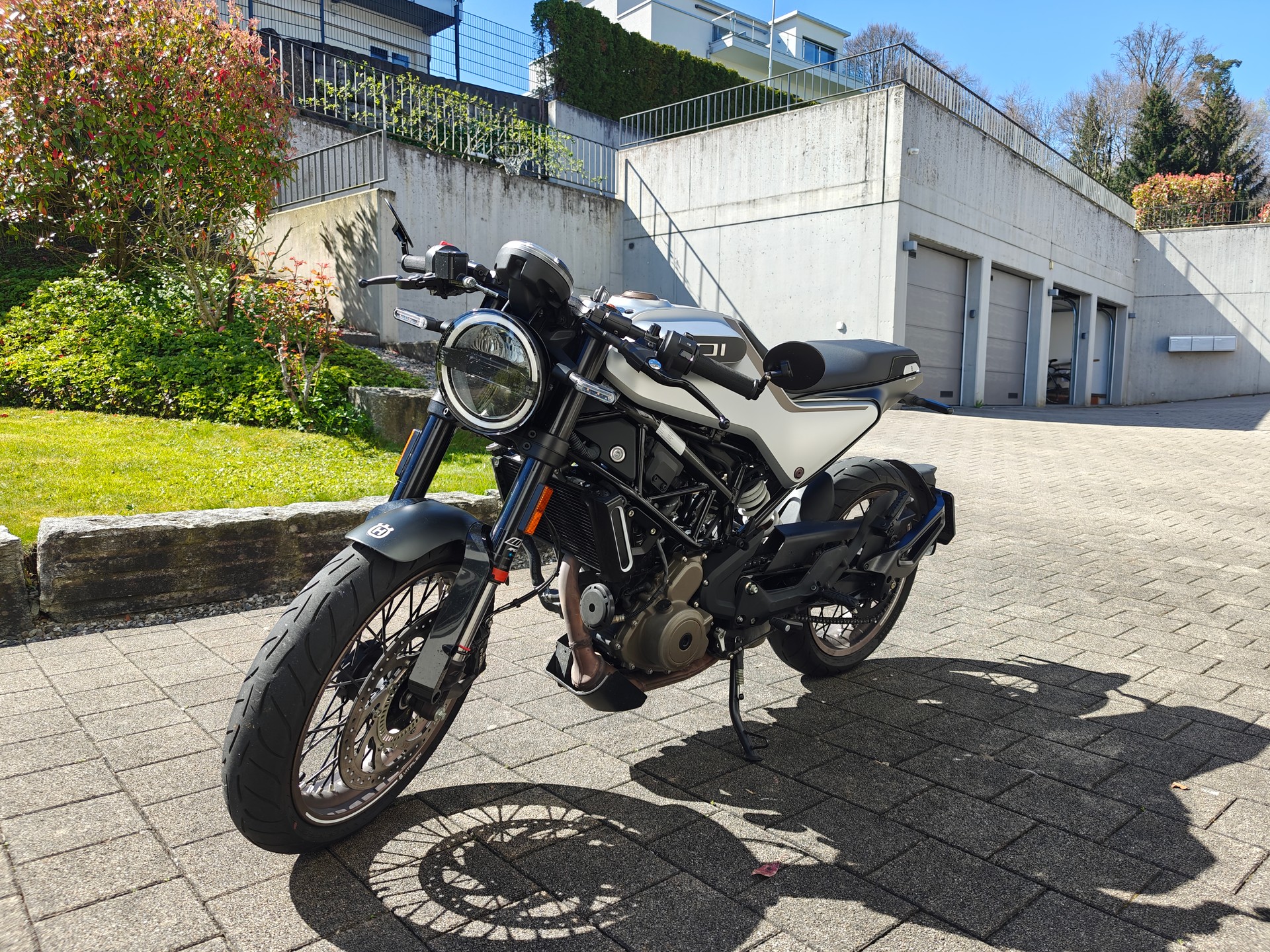 HUSQVARNA Vitpilen 401