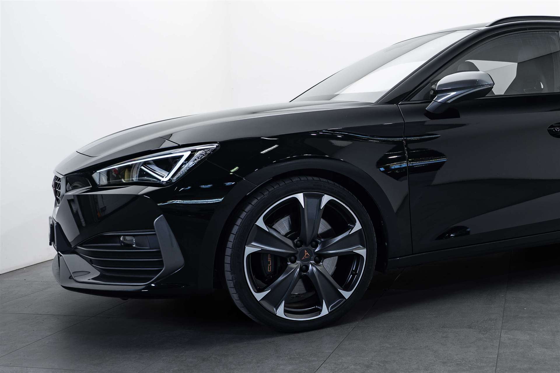CUPRA CUPRA LEON ST 2.0 TSi VZ 4Drive 333PS DSG-Automat-showroom-element-1