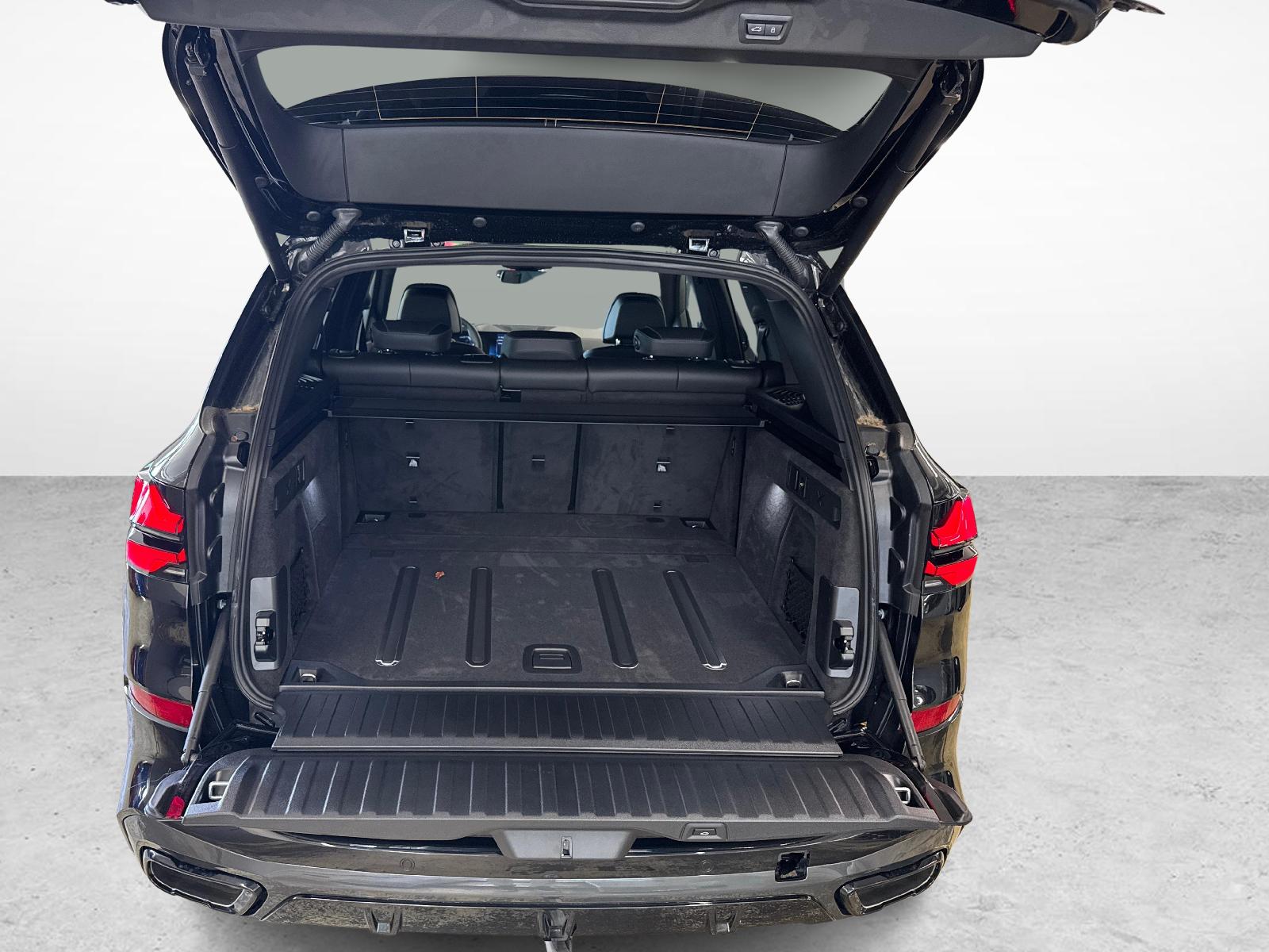 BMW X5 40i xDrive SAG-image-11