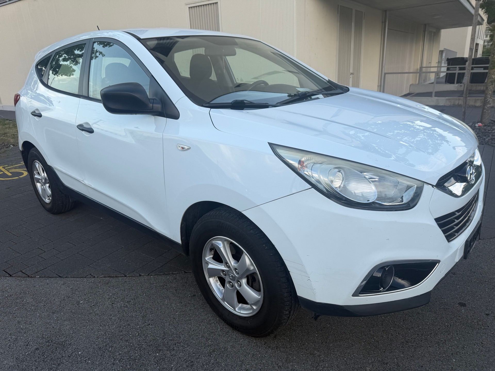 HYUNDAI iX 35 2.0 Comfort 2WD-image-2
