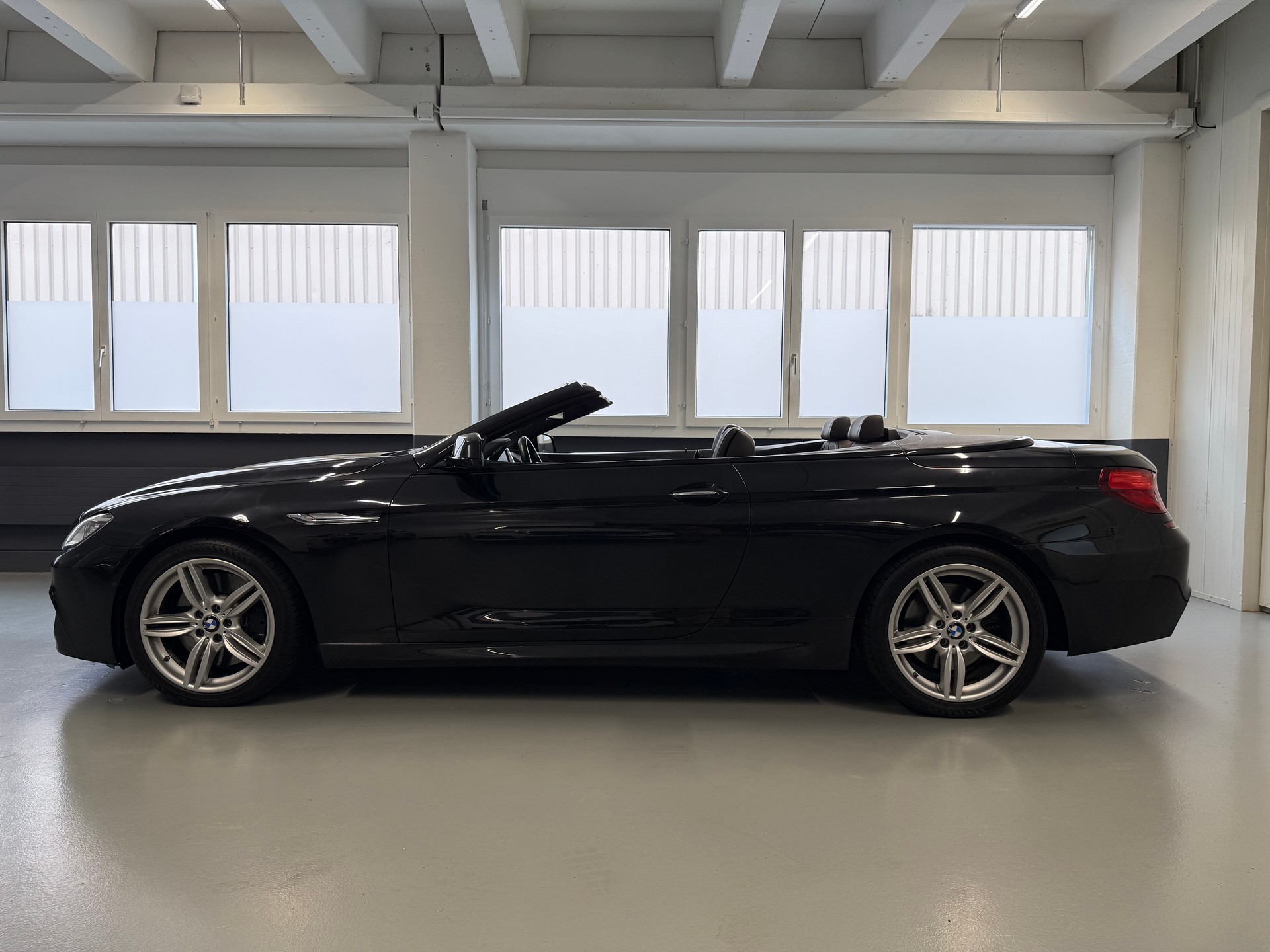 BMW 650i Cabrio M Sportpaket xDrive-showroom-element-2