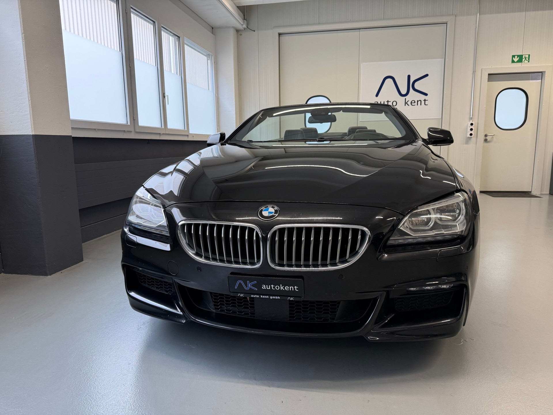 BMW 650i Cabrio M Sportpaket xDrive-showroom-element-1