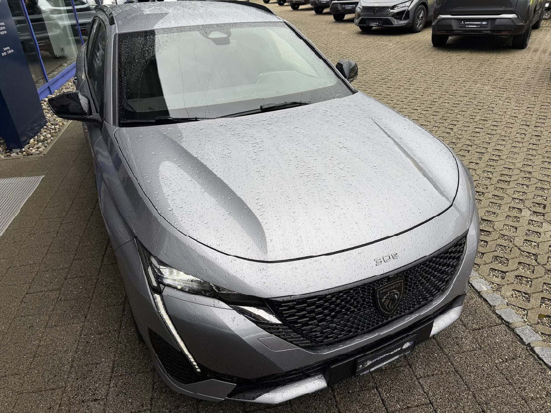 PEUGEOT 308 SW 1.2 Hybrid GT *5 Jahre Werksgarantie*-showroom-element-2