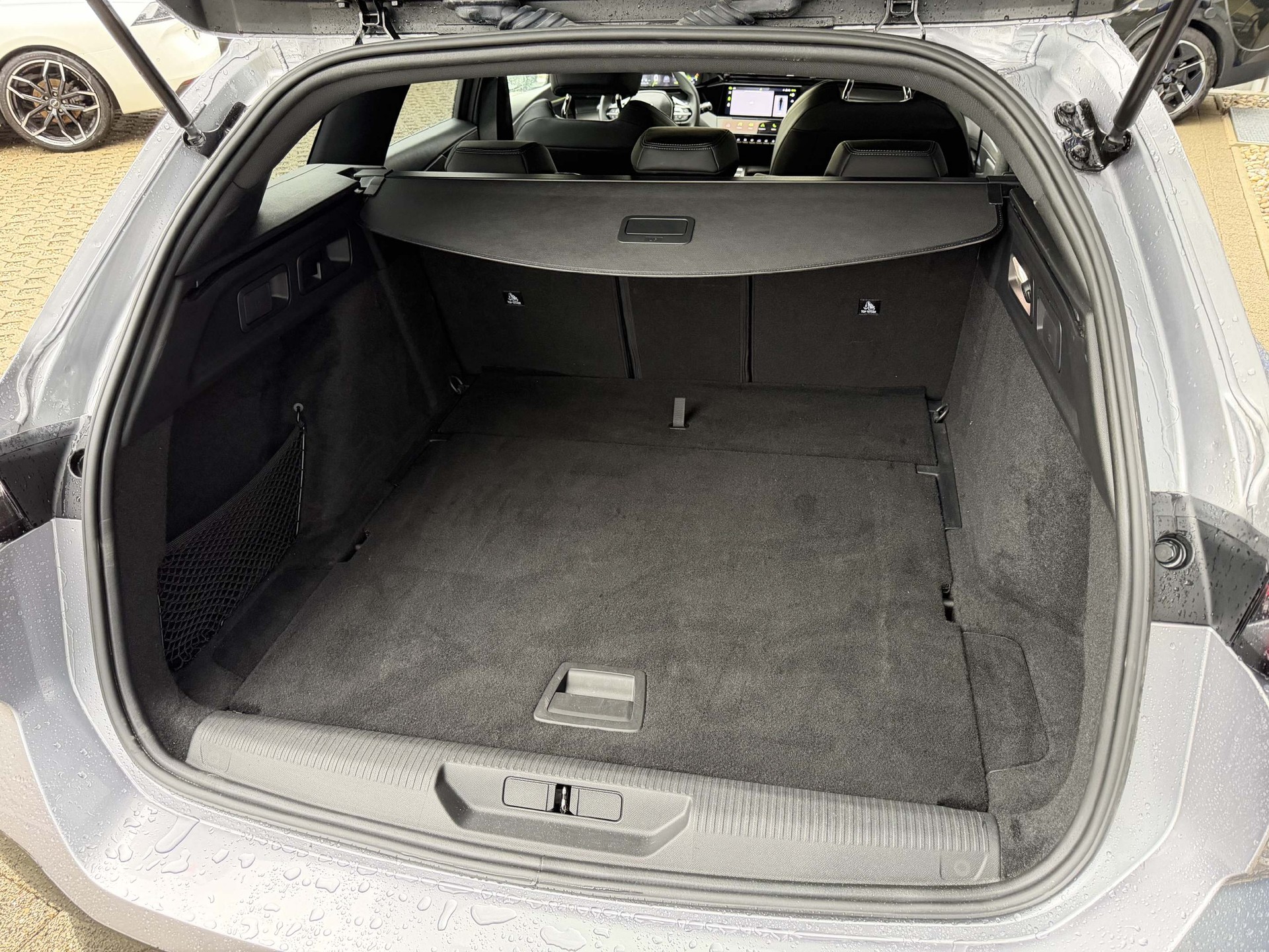 PEUGEOT 308 SW 1.2 Hybrid GT *5 Jahre Werksgarantie*-image-5