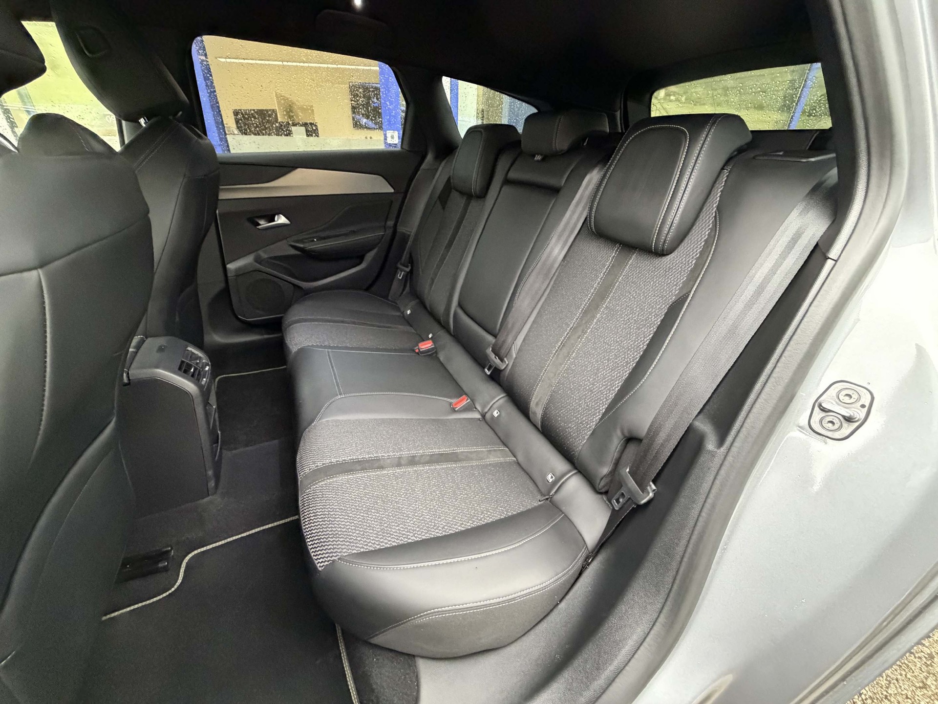 PEUGEOT 308 SW 1.2 Hybrid GT *5 Jahre Werksgarantie*-image-6