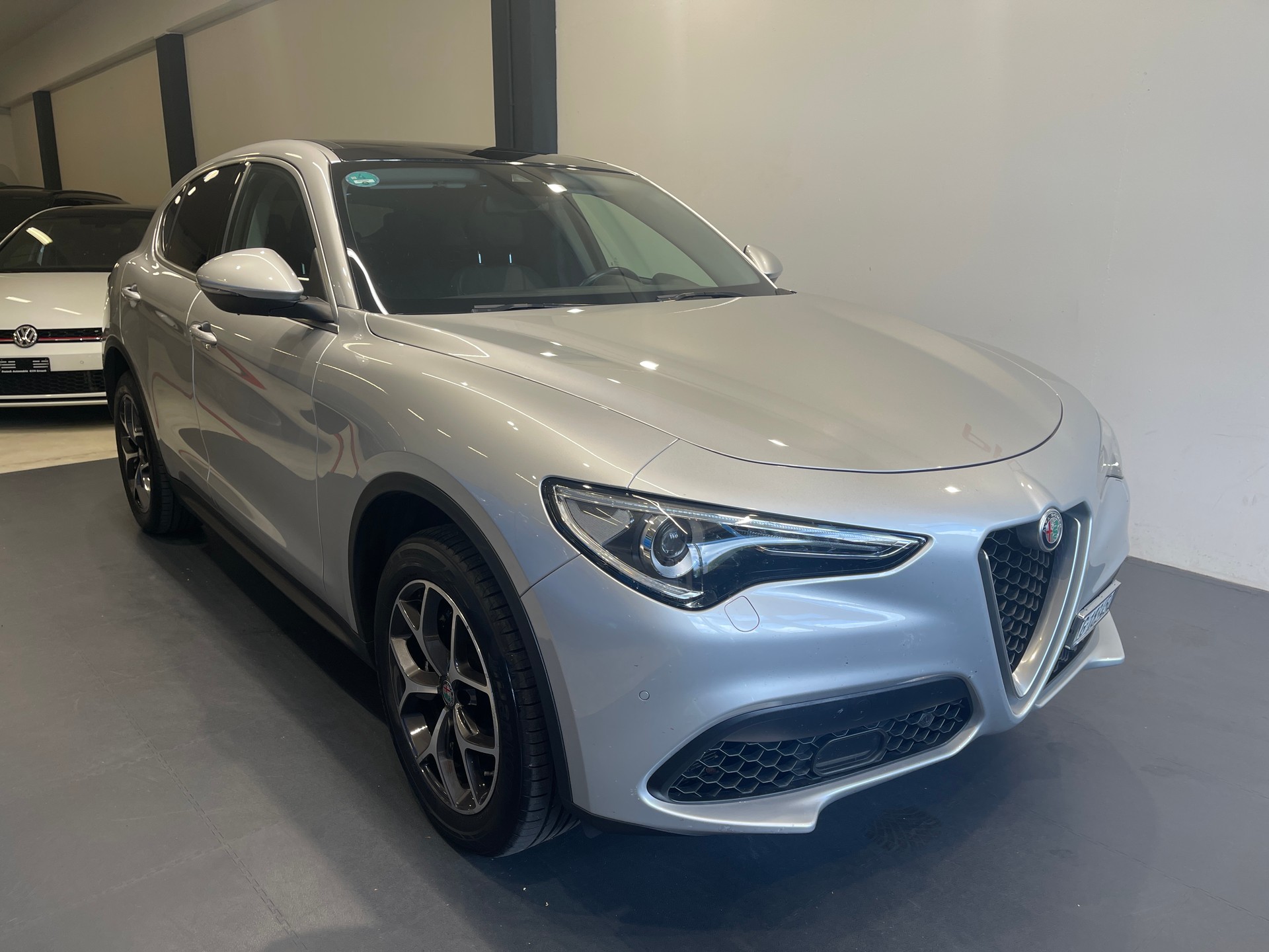ALFA ROMEO Stelvio 2.0 Executive Q4 Automatic-showroom-element-3