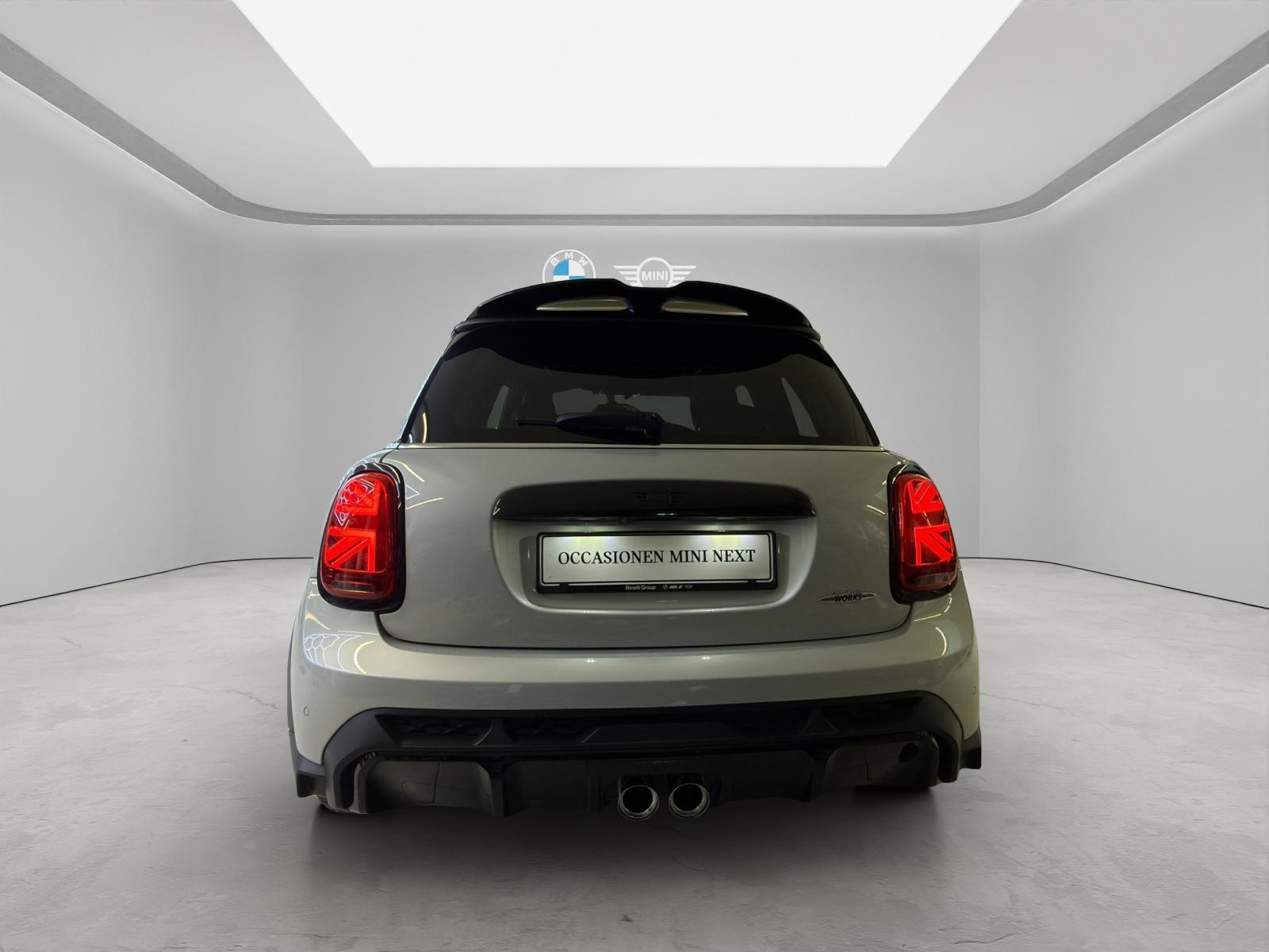 MINI John Cooper Works-showroom-element-3