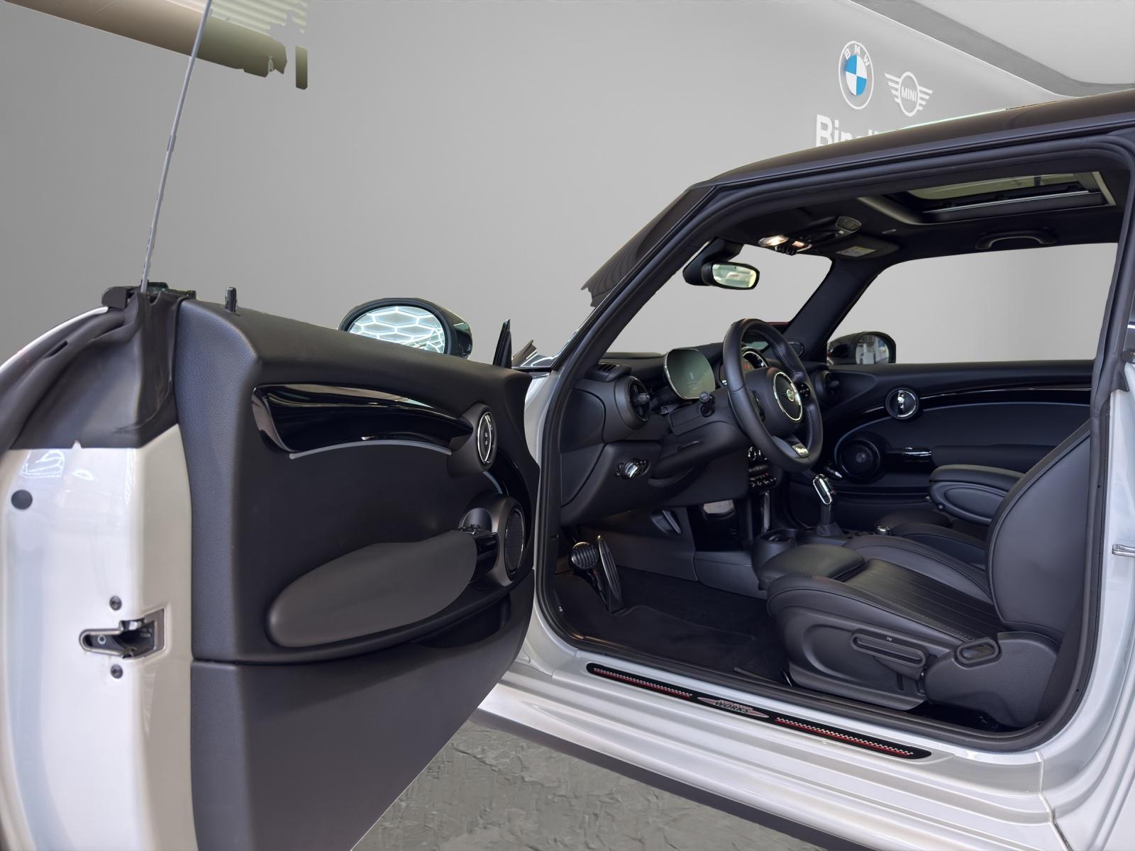 MINI John Cooper Works-image-11