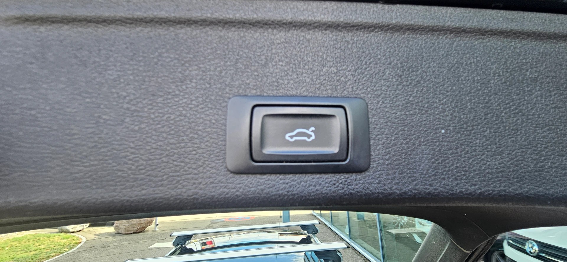 AUDI A4 Avant 2.0 TDI Sport quattro S-tronic-image-13