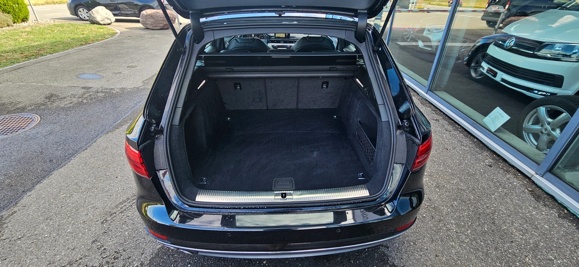 AUDI A4 Avant 2.0 TDI Sport quattro S-tronic-image-14