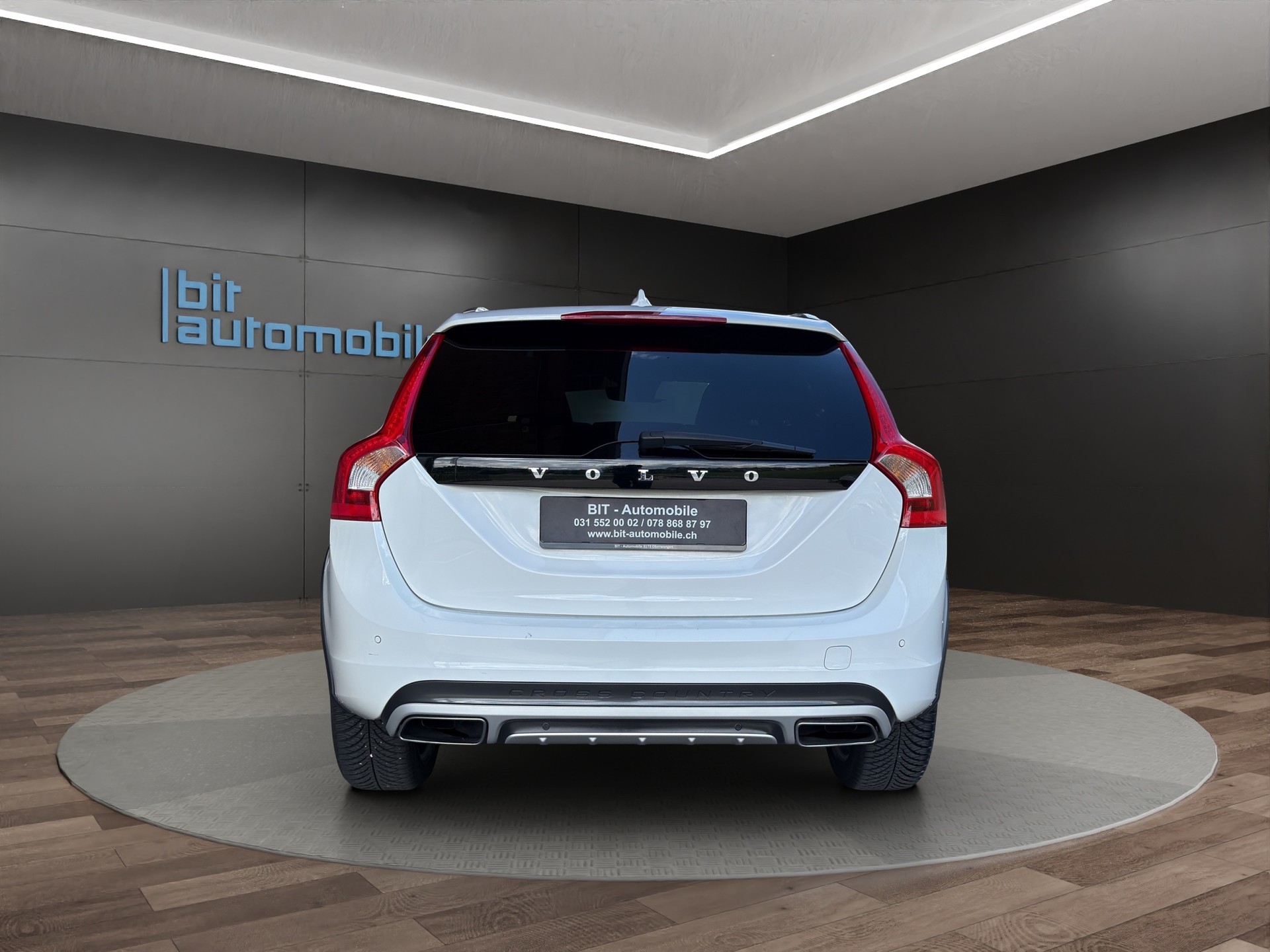 VOLVO V60 Cross Country D4 Kinetic Geartronic-image-6