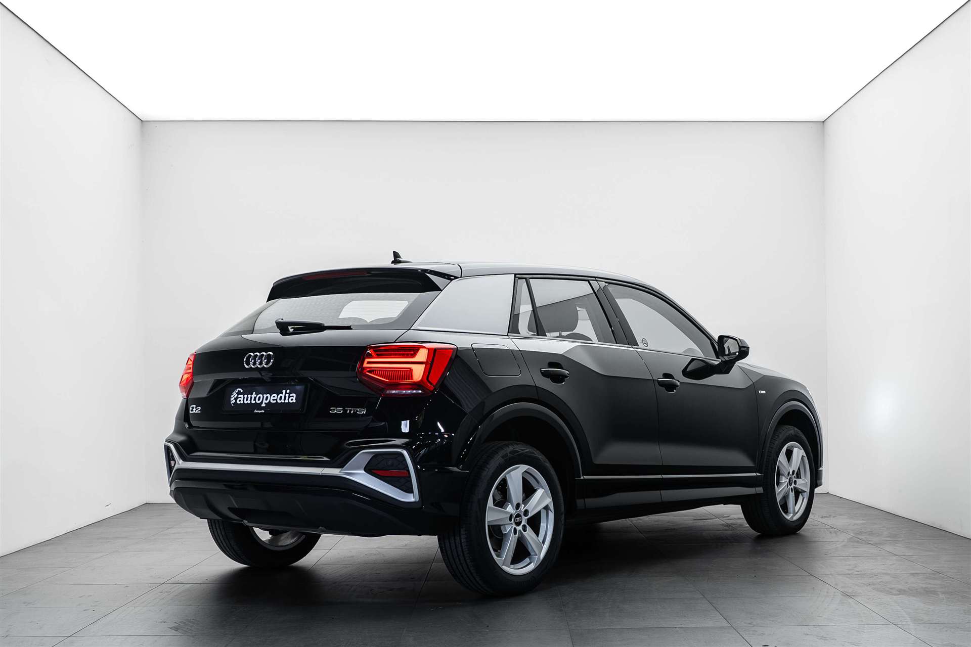 AUDI AUDI Q2 35 TFSi S-Line S-Tronic Automat-showroom-element-2