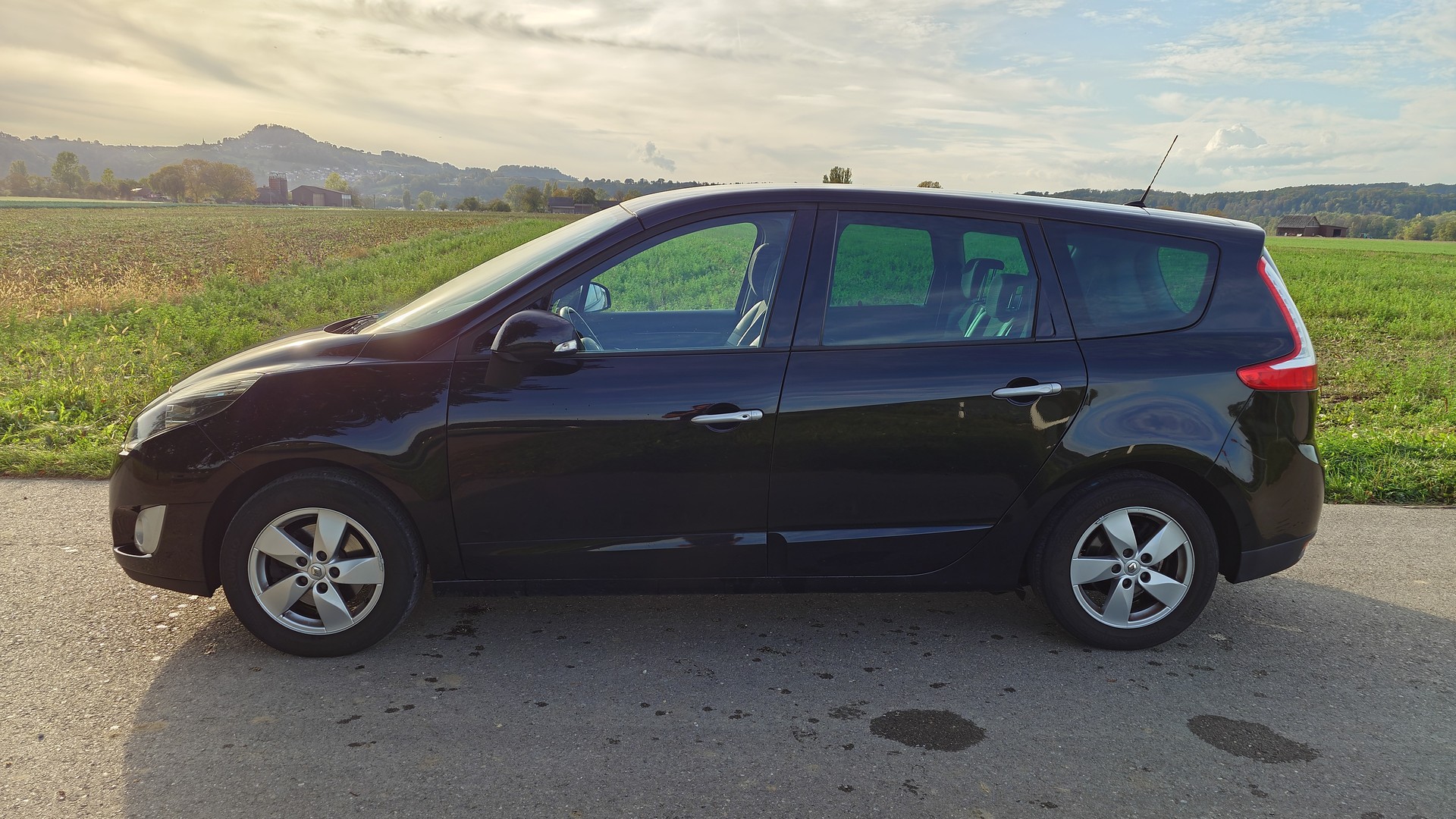 RENAULT Grand Scénic 1.4 16V Turbo Dynamique-showroom-element-1