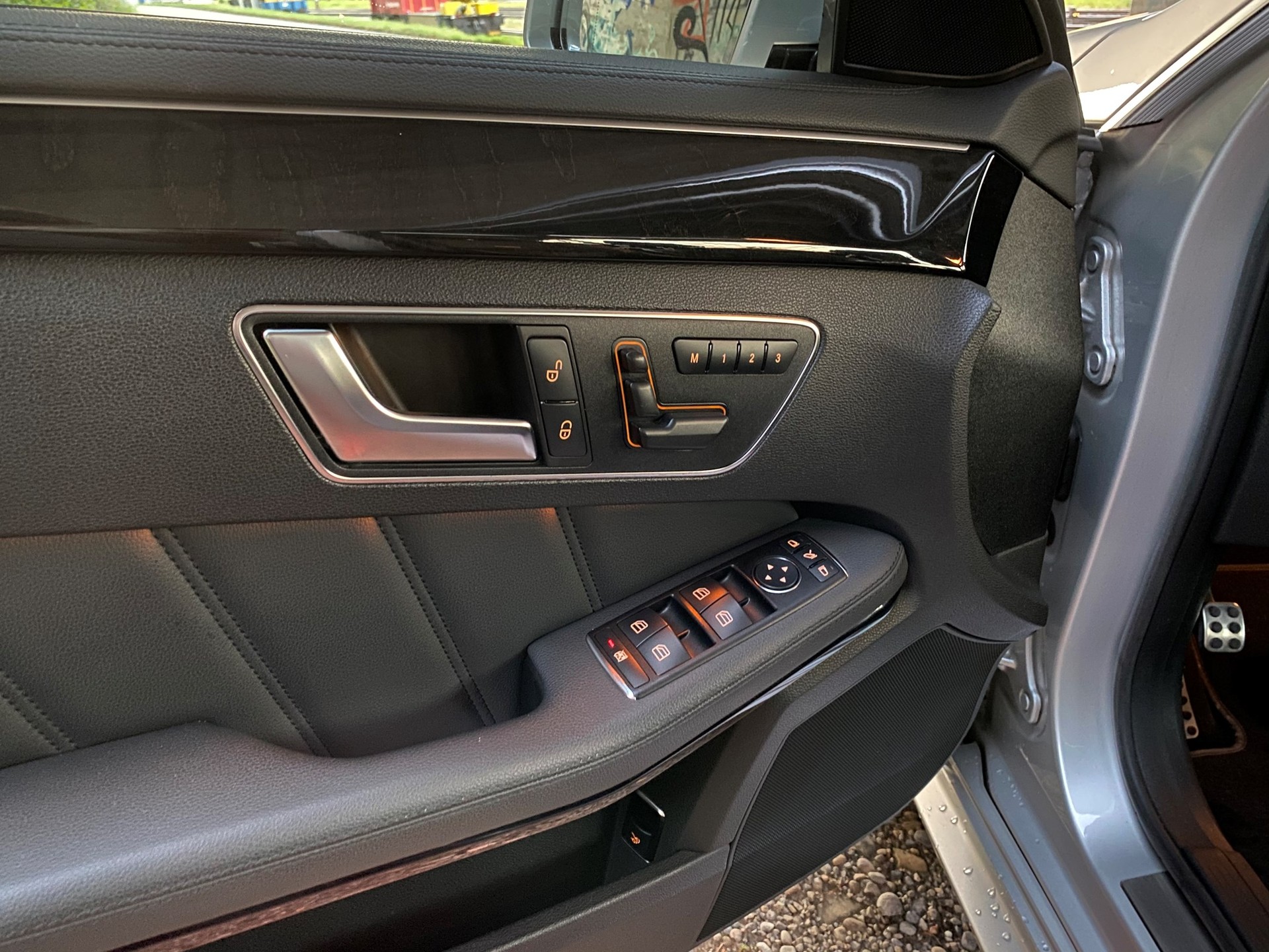 MERCEDES-BENZ E 63 CGI AMG 7G-Tronic-image-10