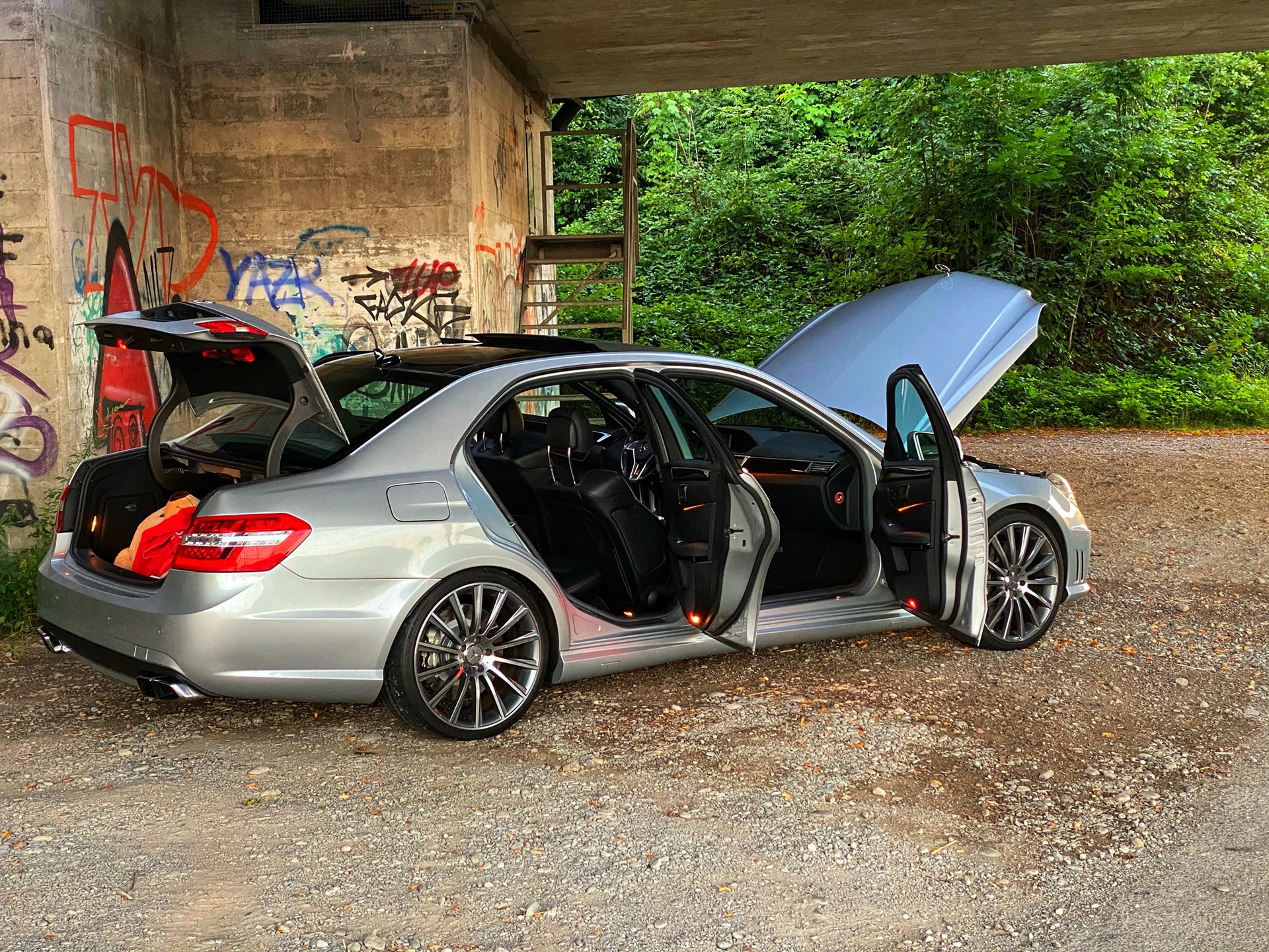 MERCEDES-BENZ E 63 CGI AMG 7G-Tronic-image-4