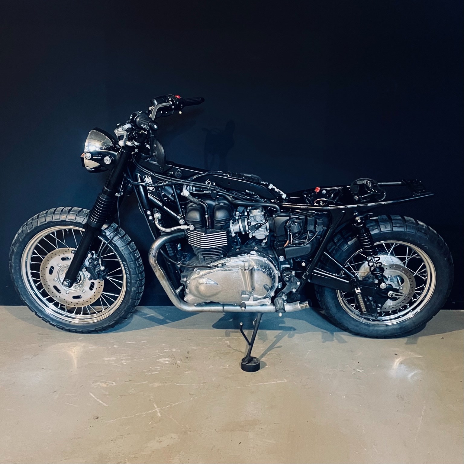 TRIUMPH Bonneville 900 i T 100-image-1