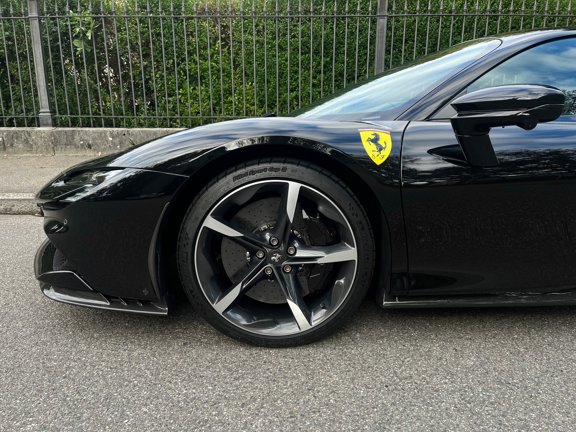 FERRARI SF90 Stradale "Assetto Fiorano"-showroom-element-3