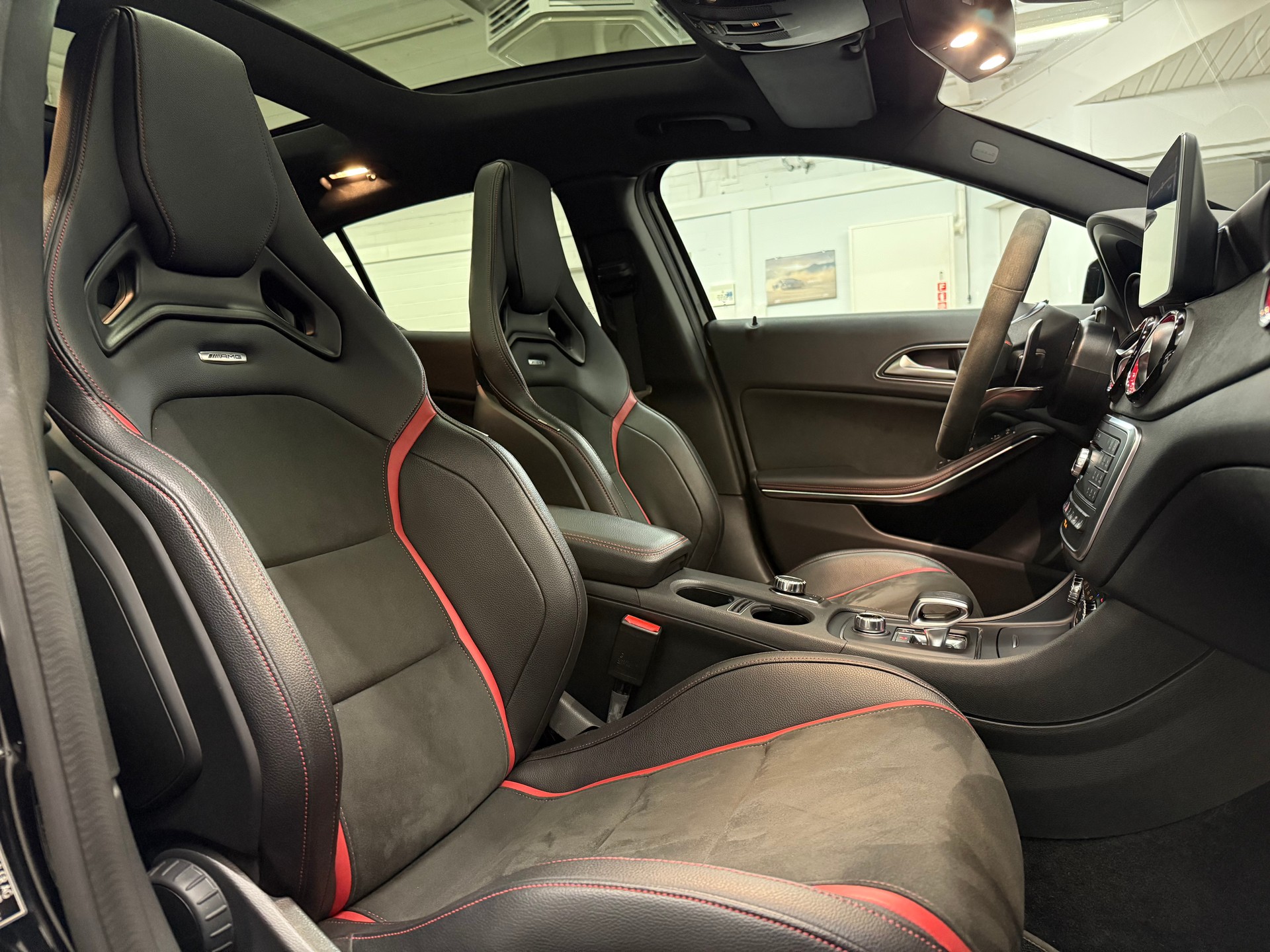 MERCEDES-BENZ GLA 45 AMG 4Matic 7G-DCT-image-6
